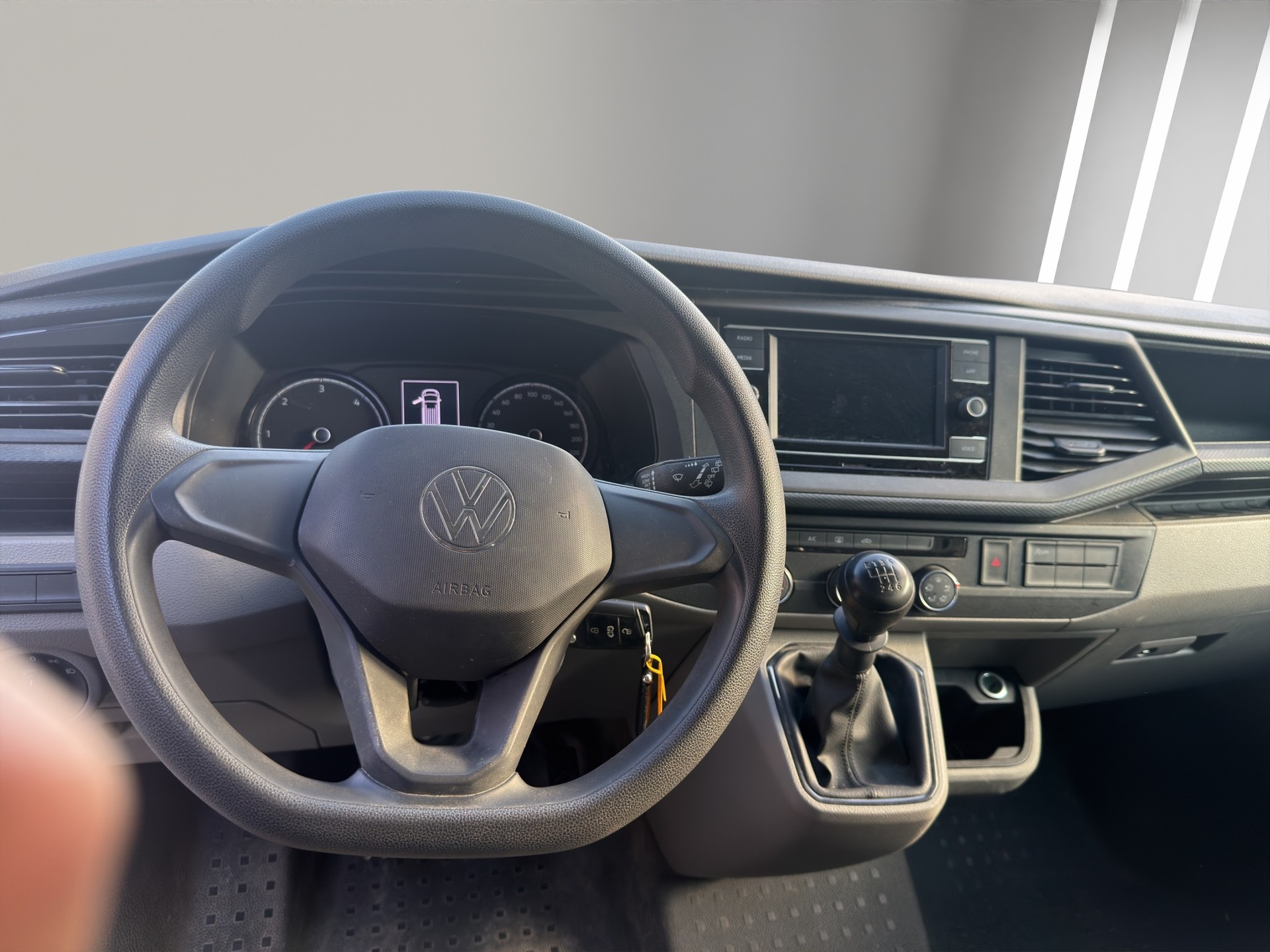 VW T6.1 2.0 TDI 4Motion-image-11