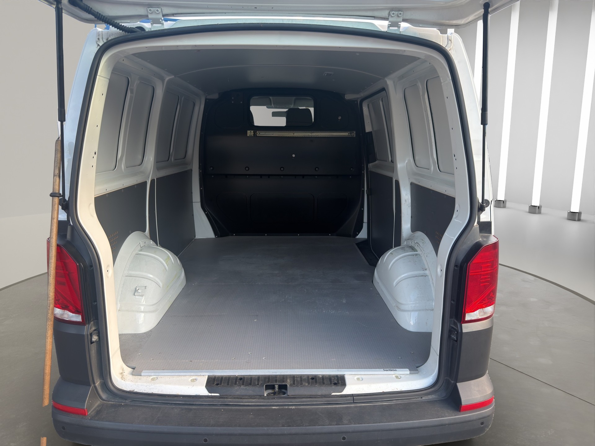 VW T6.1 2.0 TDI 4Motion-image-13