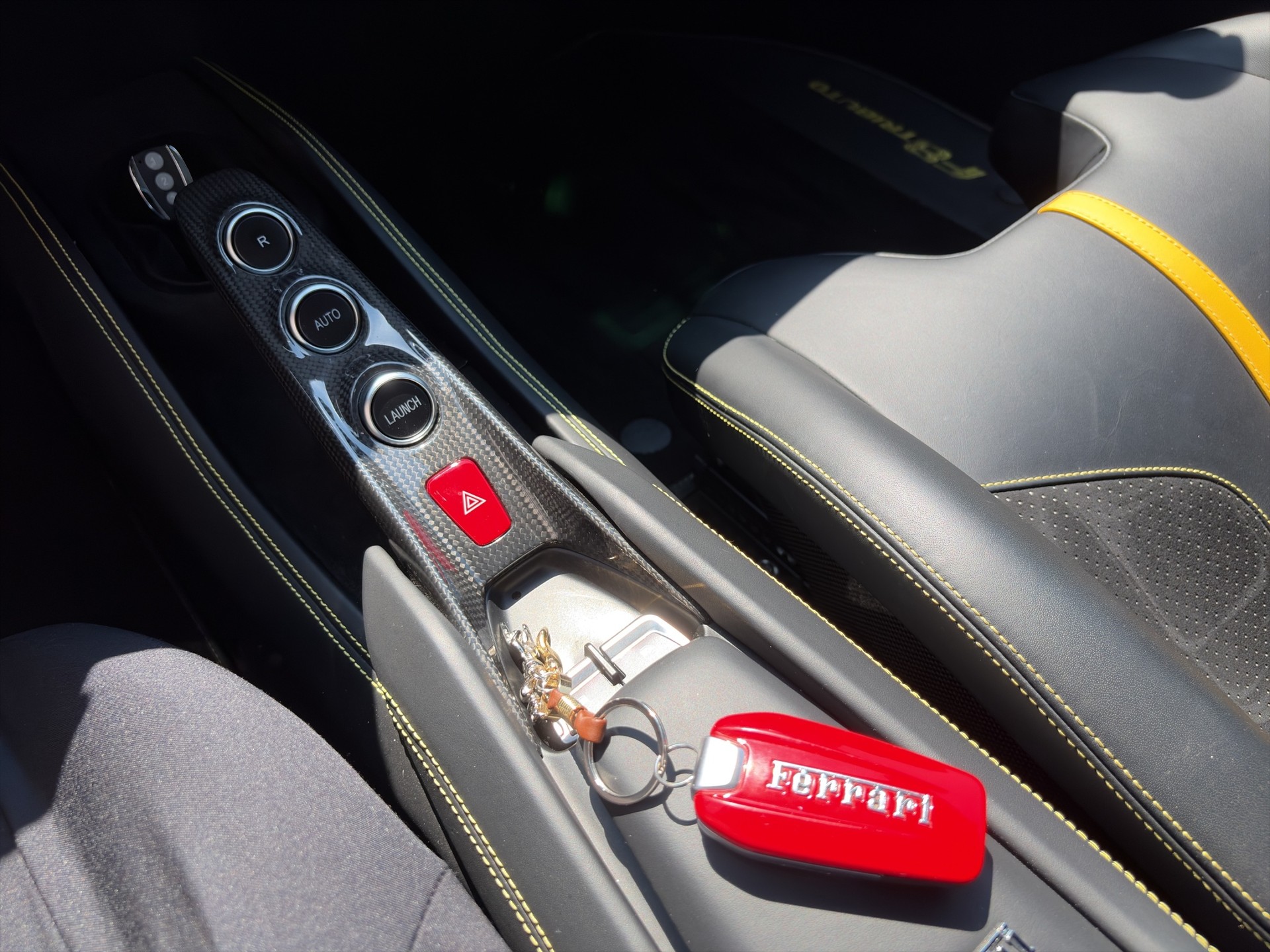 FERRARI F8 Tributo-image-23