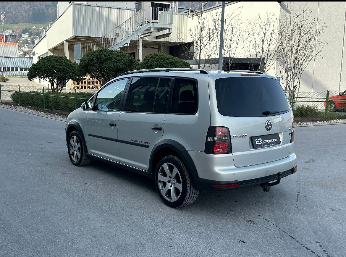 VW VW CrossTouran 1.4 TSI 7 Plätze-image-7