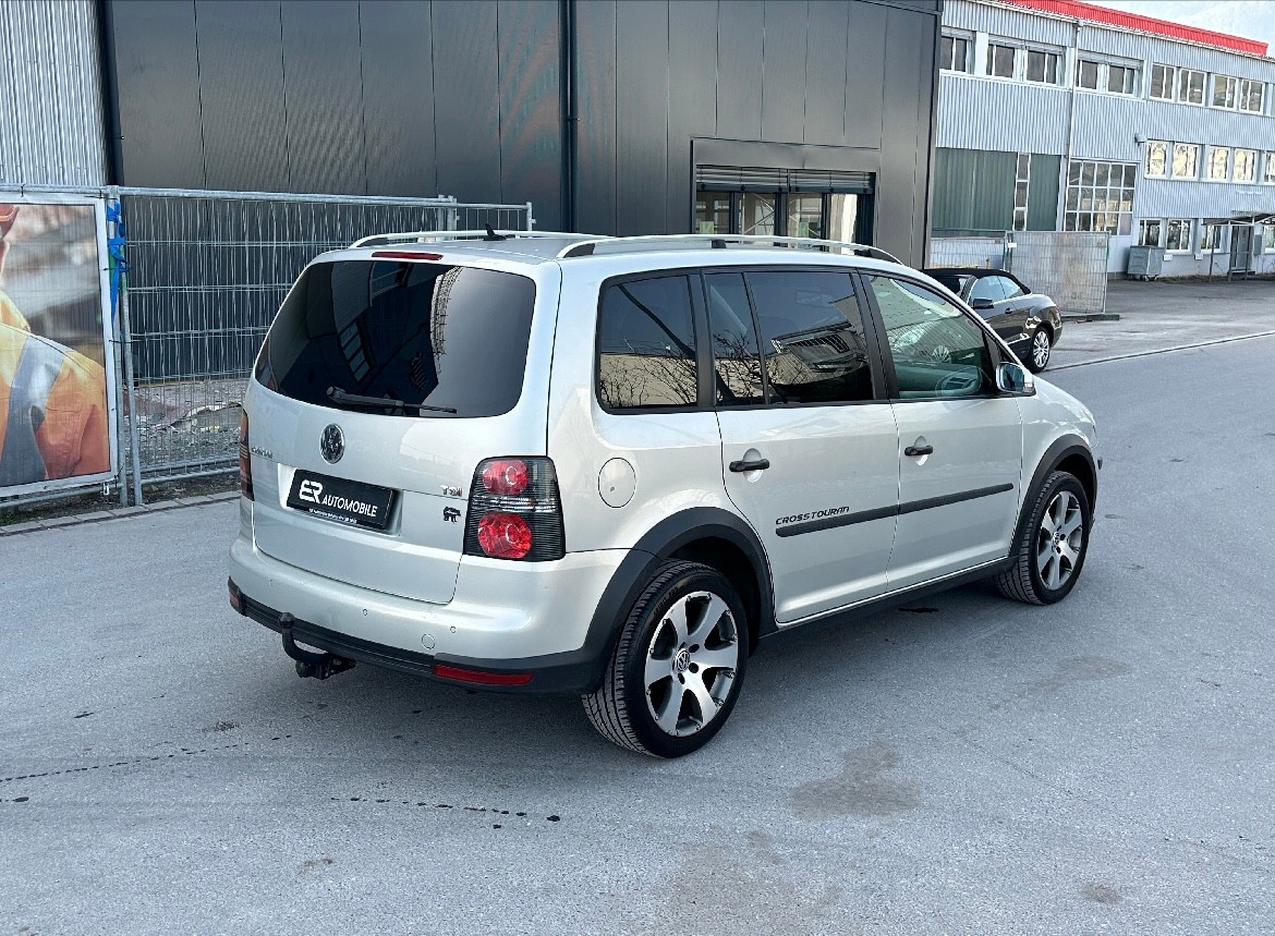 VW VW CrossTouran 1.4 TSI 7 Plätze-image-6
