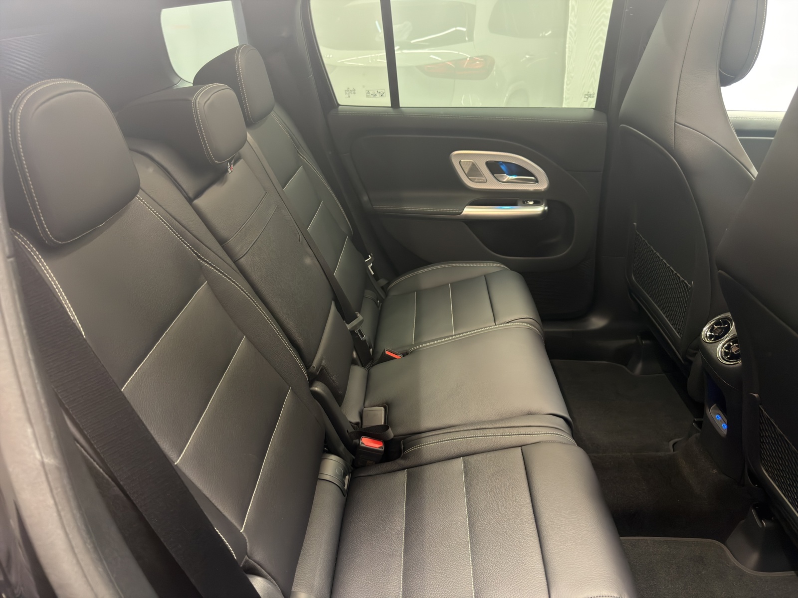 MERCEDES-BENZ GLB 220 AMG Line 4Matic-image-9