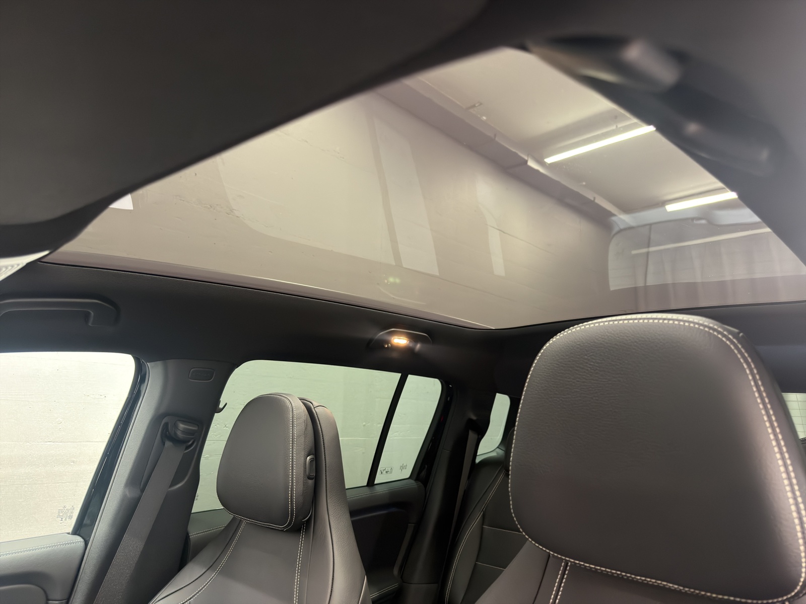 MERCEDES-BENZ GLB 220 AMG Line 4Matic-image-12