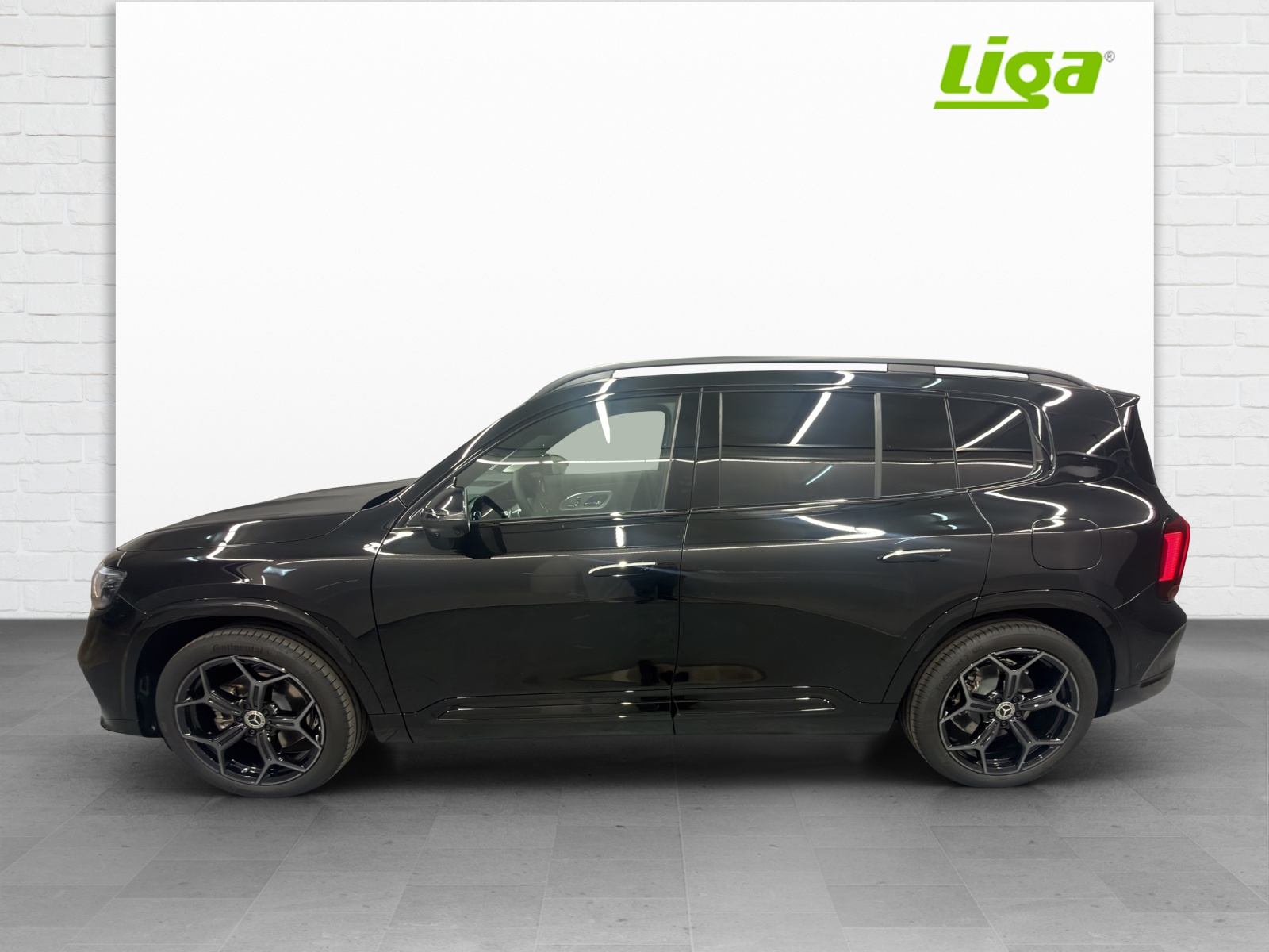 MERCEDES-BENZ GLB 220 AMG Line 4Matic-image-2
