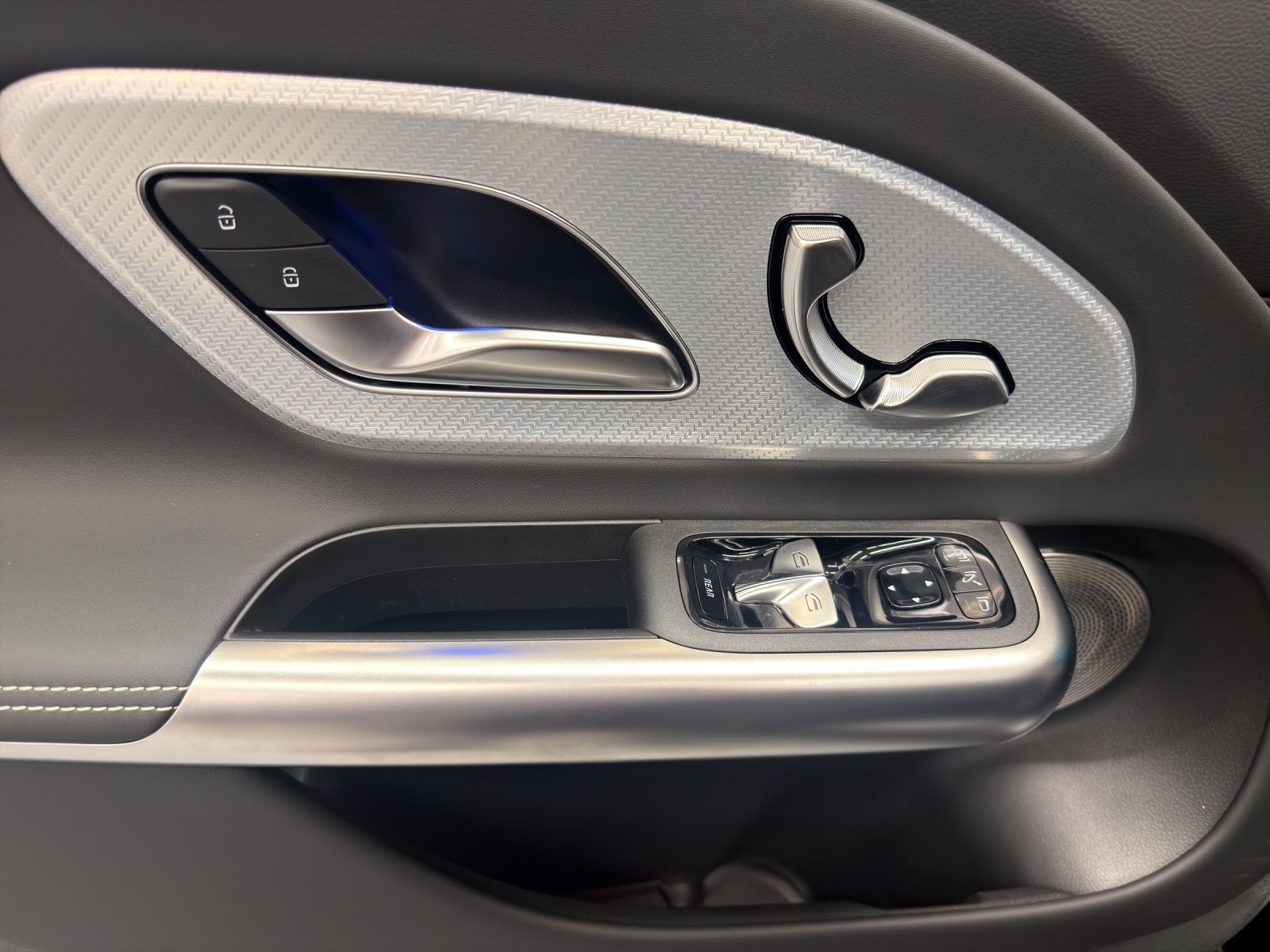 MERCEDES-BENZ GLB 220 AMG Line 4Matic-image-13