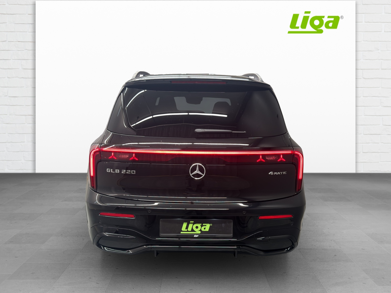 MERCEDES-BENZ GLB 220 AMG Line 4Matic-image-4