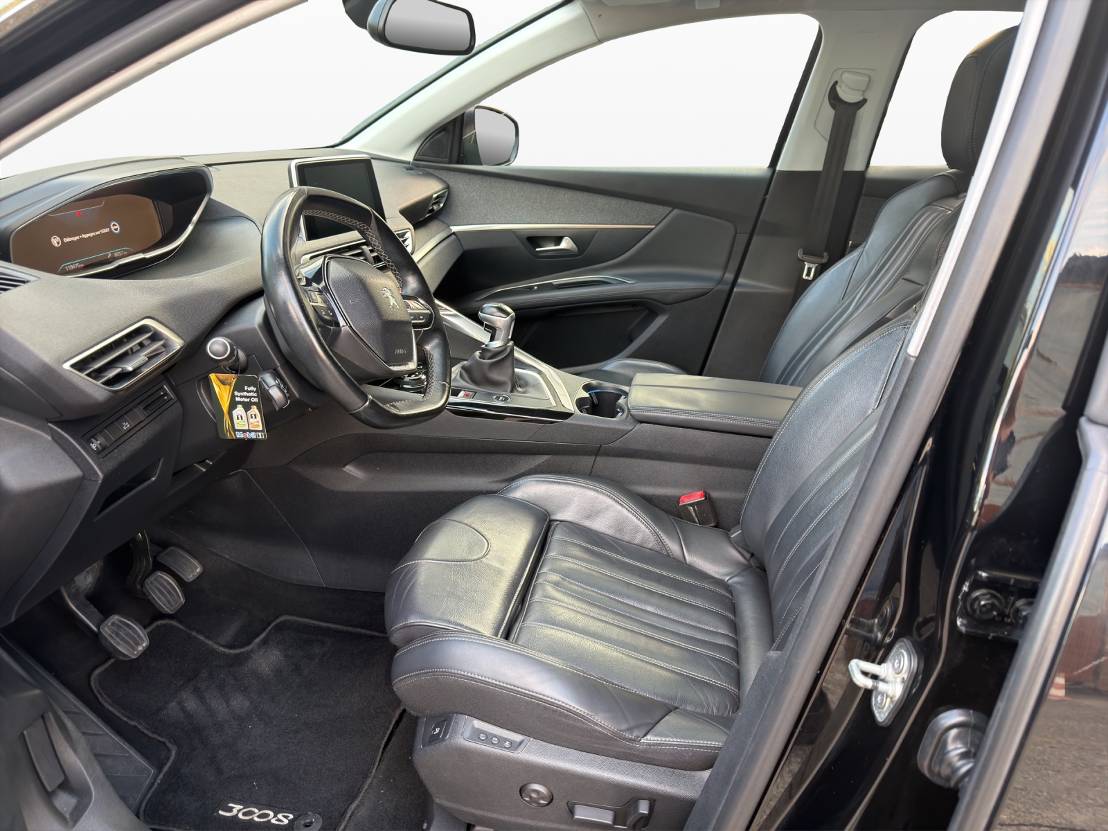 PEUGEOT 3008 1.6 BlueHDi Allure-image-8