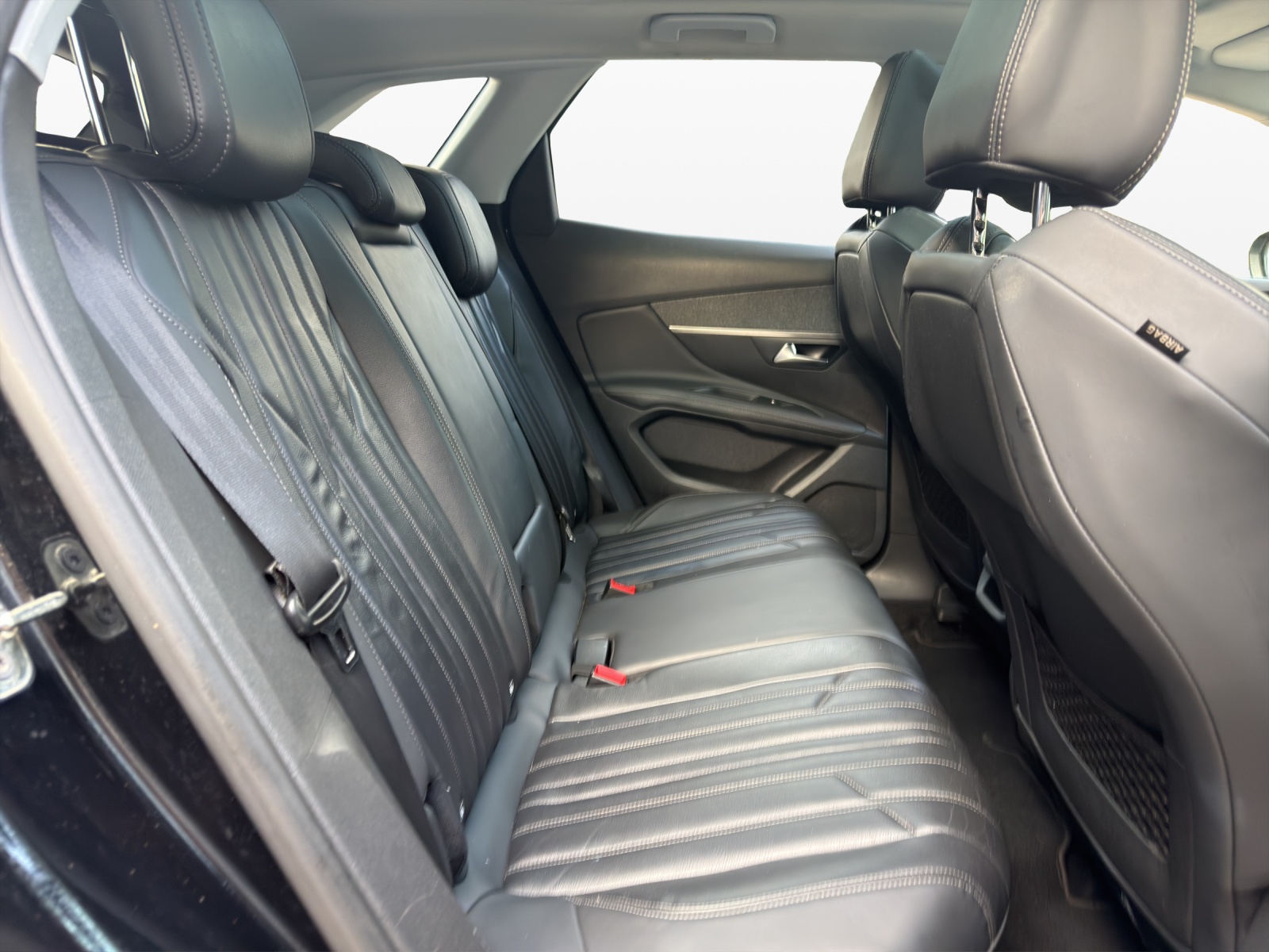 PEUGEOT 3008 1.6 BlueHDi Allure-image-18