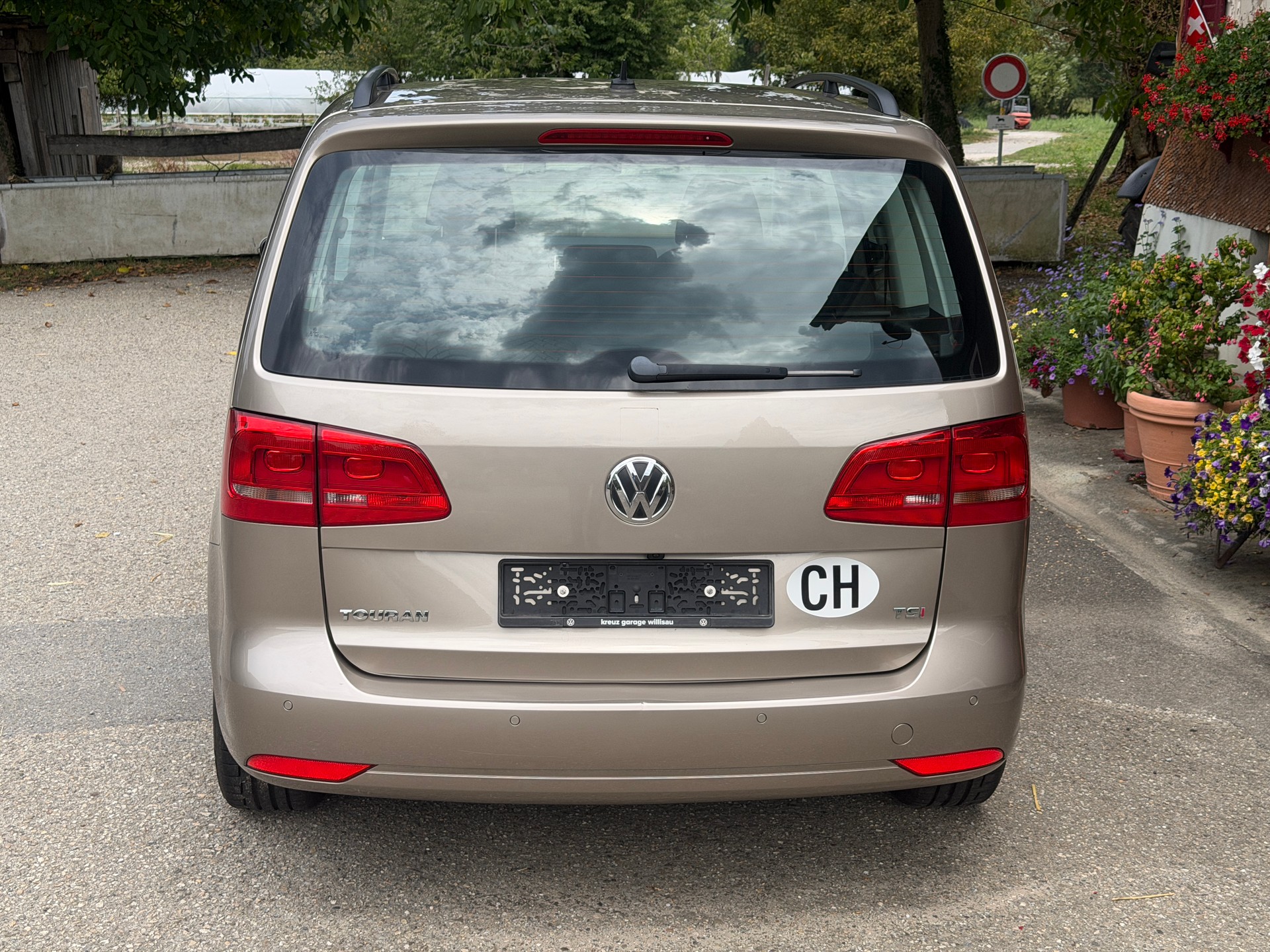VW Touran 1.4 TSI Highline DSG-image-3