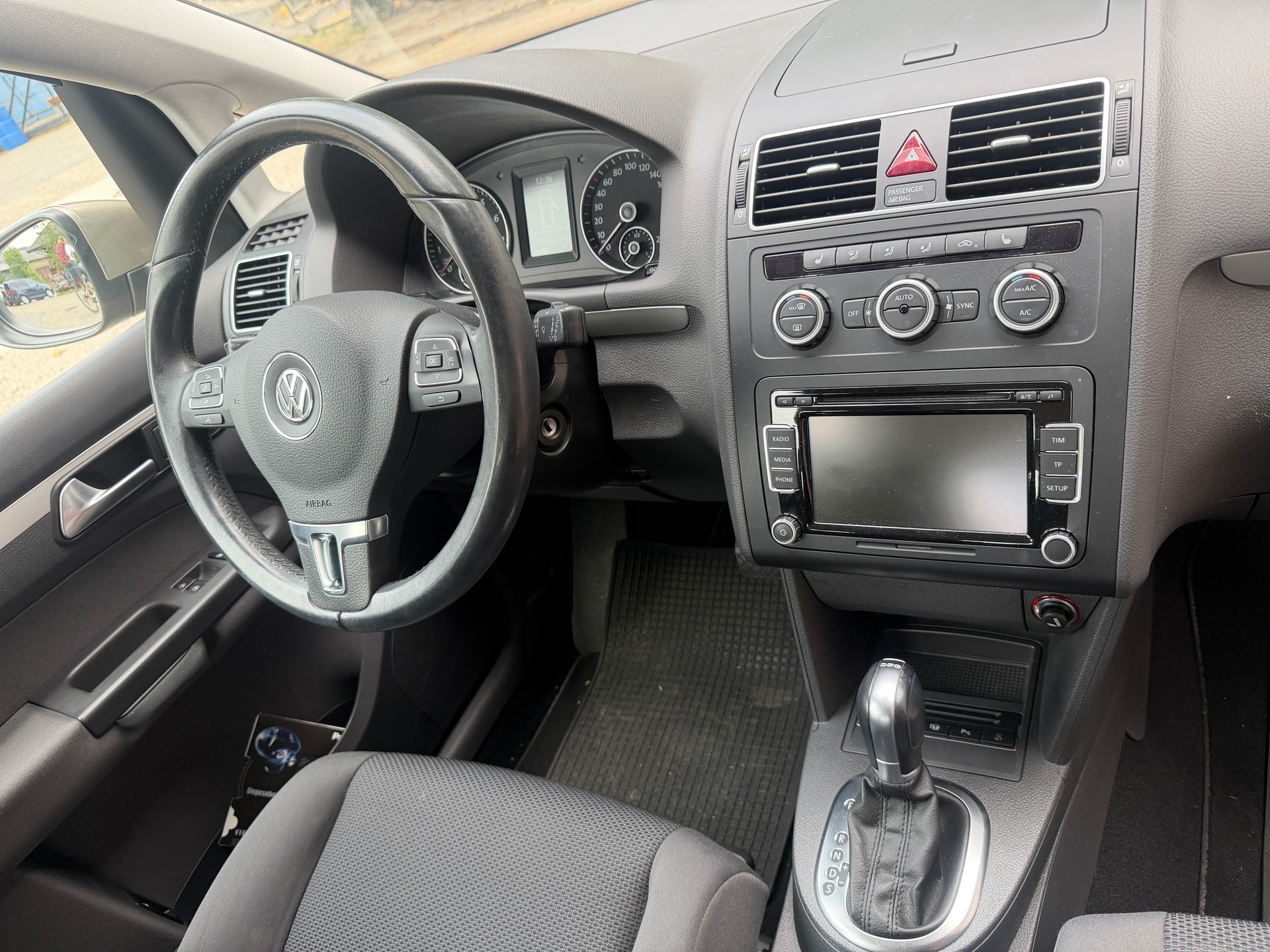 VW Touran 1.4 TSI Highline DSG-image-8