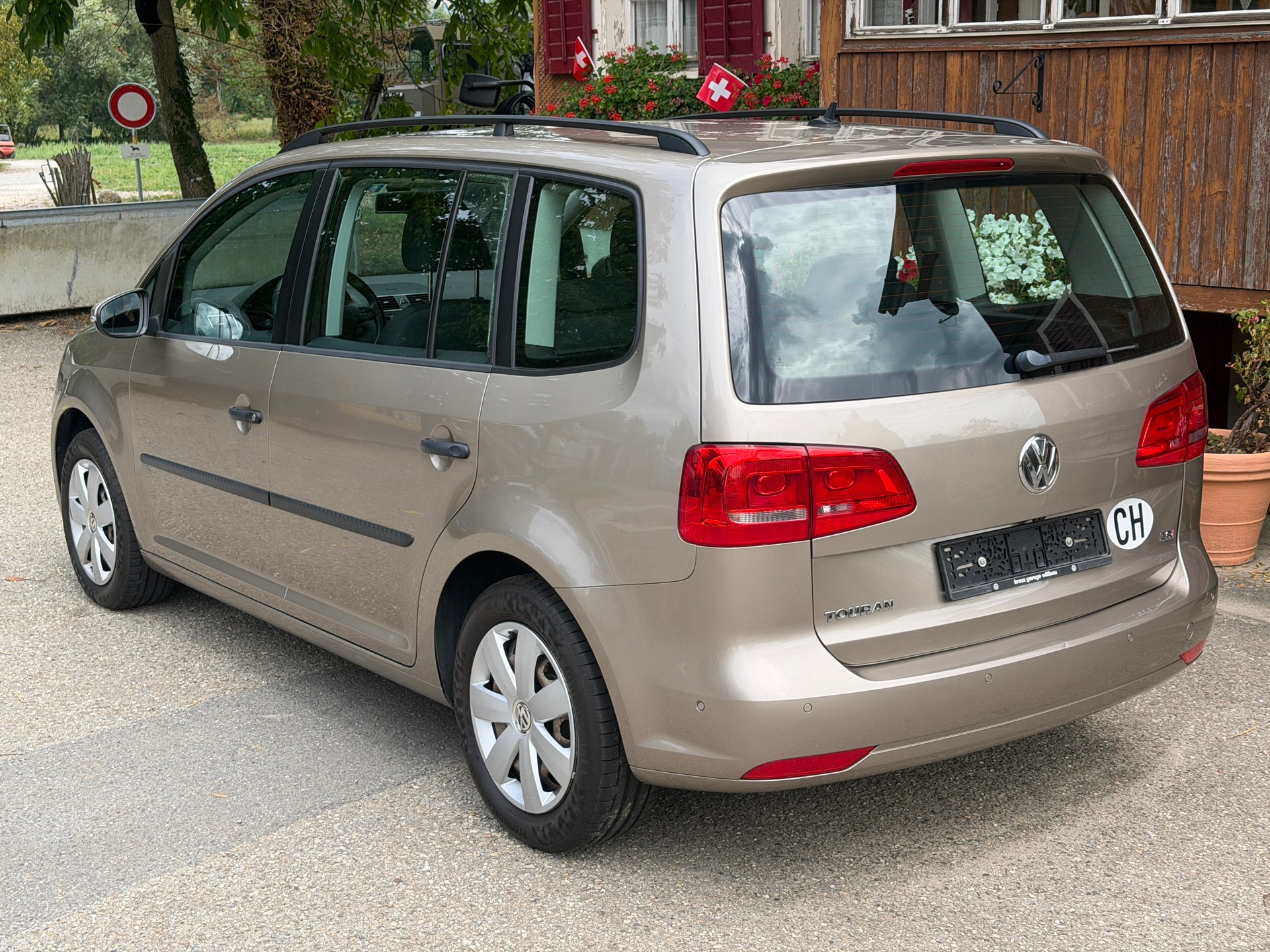 VW Touran 1.4 TSI Highline DSG-image-5