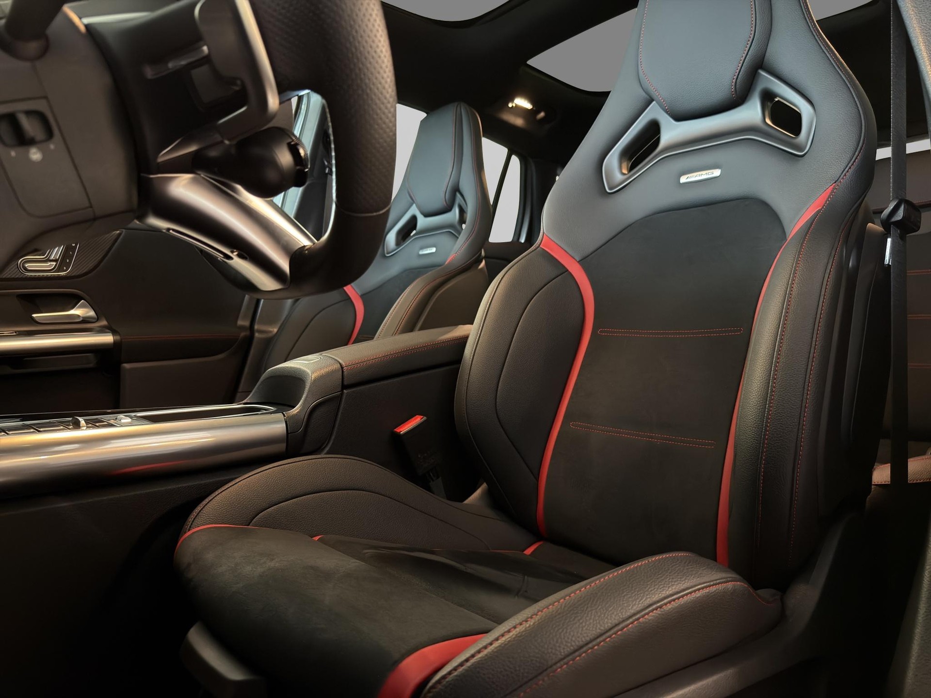 MERCEDES-BENZ GLA 35 AMG 4matic-image-10