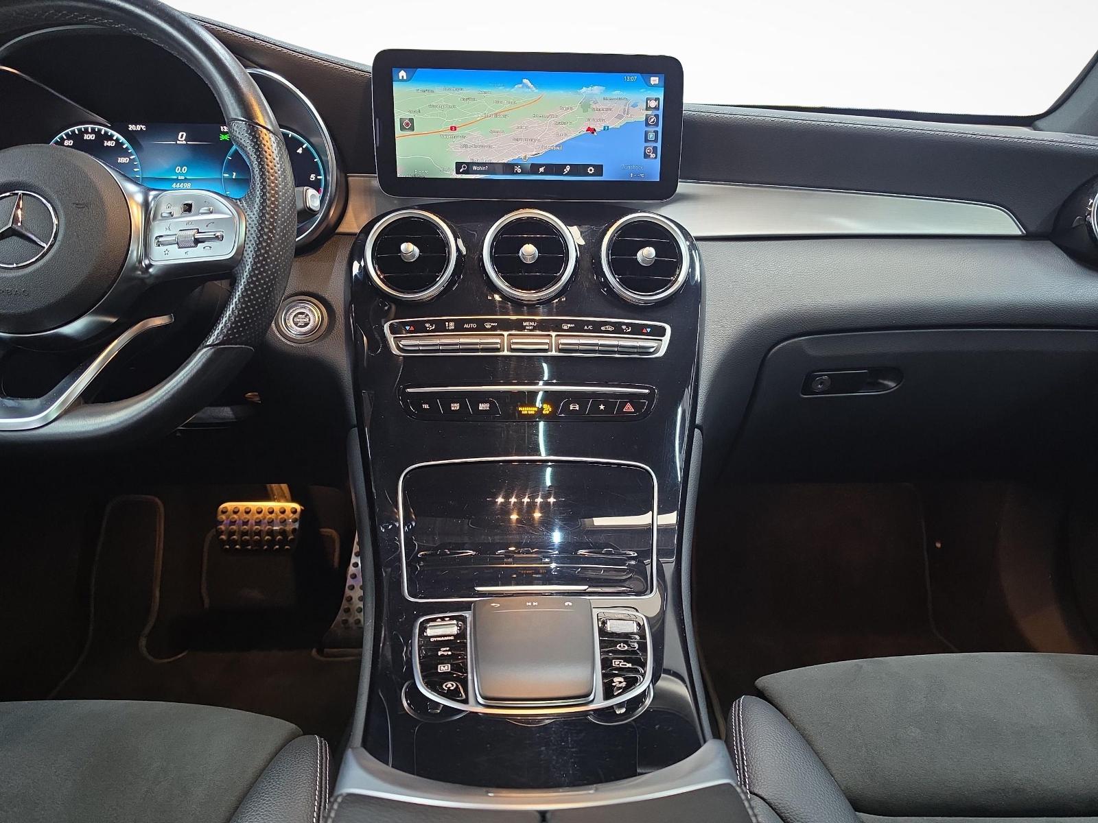 MERCEDES-BENZ GLC 220 d 4MATIC Coupé AMG Line-image-8