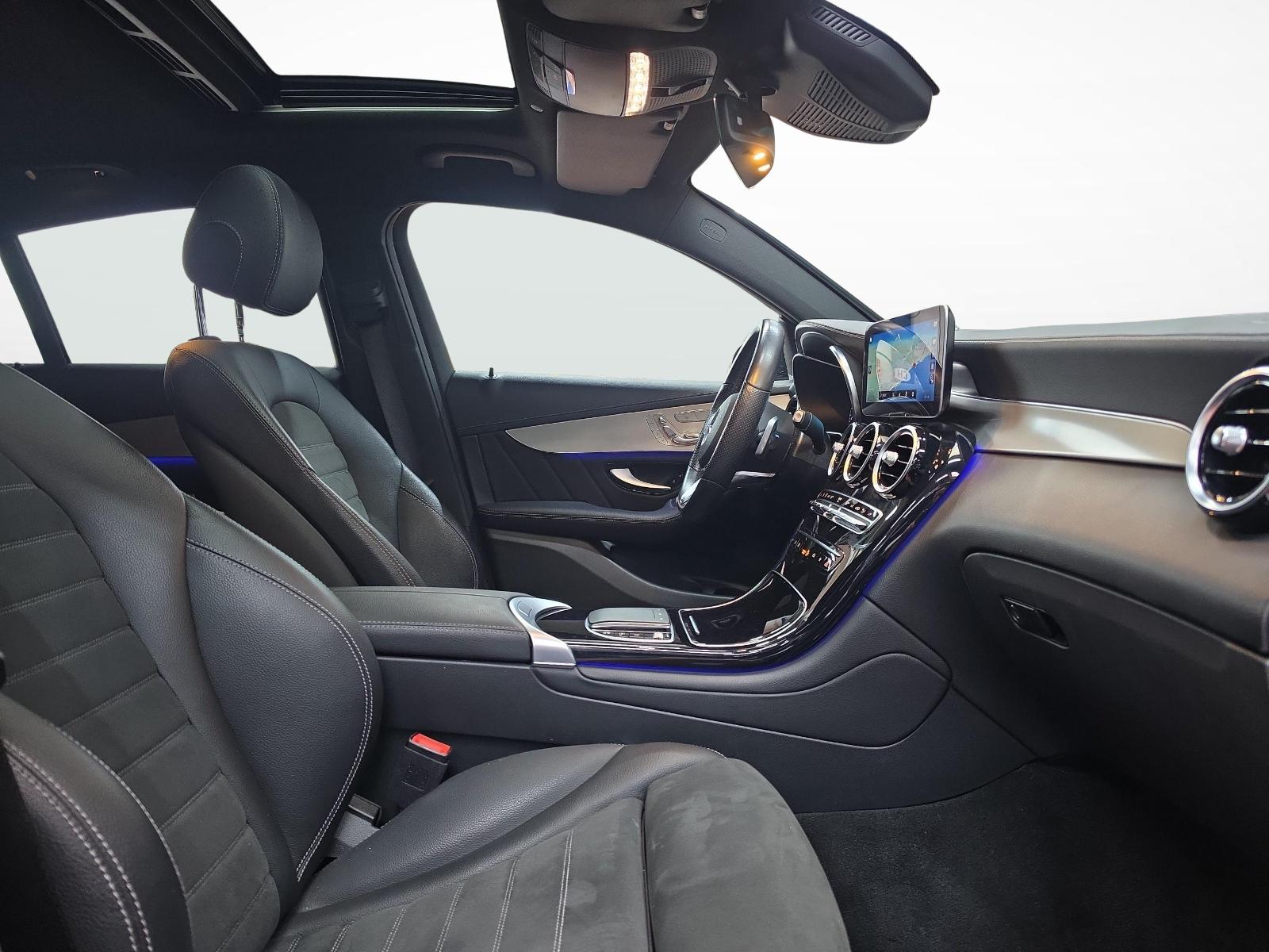 MERCEDES-BENZ GLC 220 d 4MATIC Coupé AMG Line-image-11