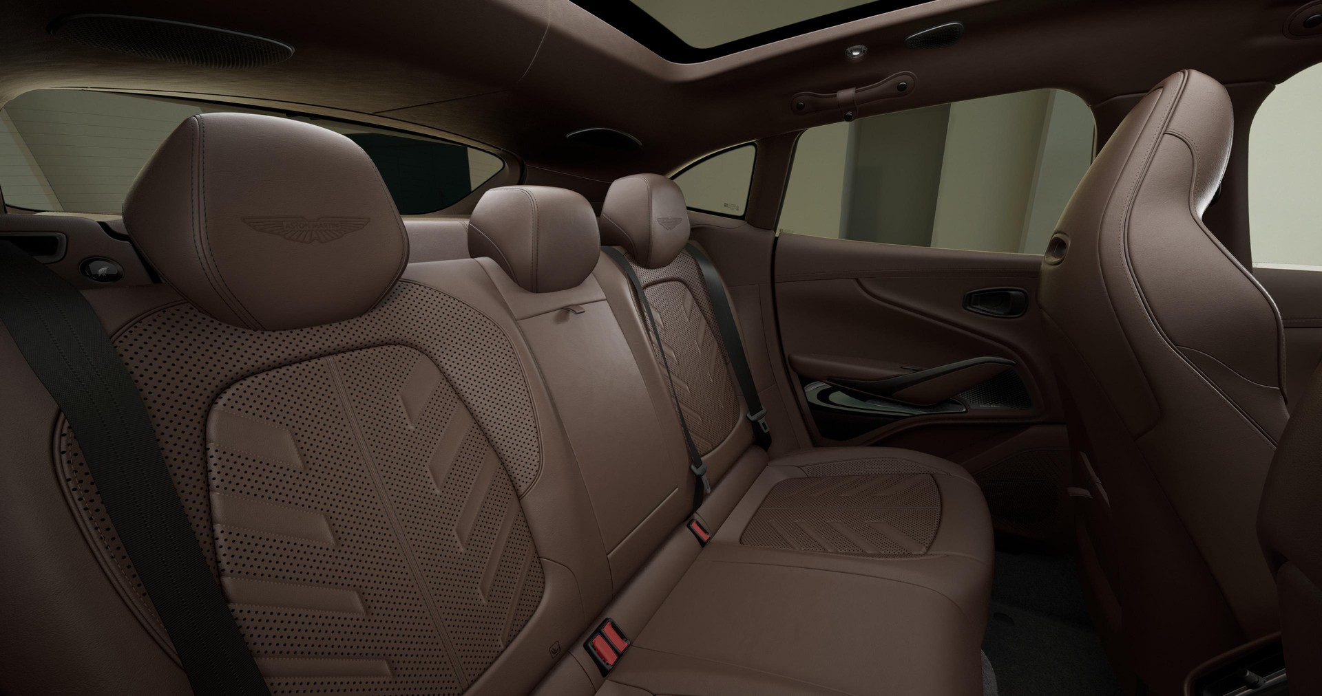 ASTON MARTIN DBX S 4.0 V8 Bi-Turbo-image-6