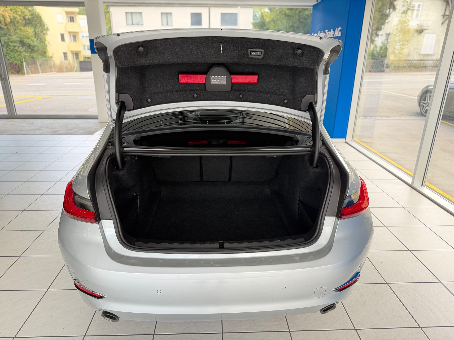 BMW 330d xDrive Steptronic M Sport-image-8