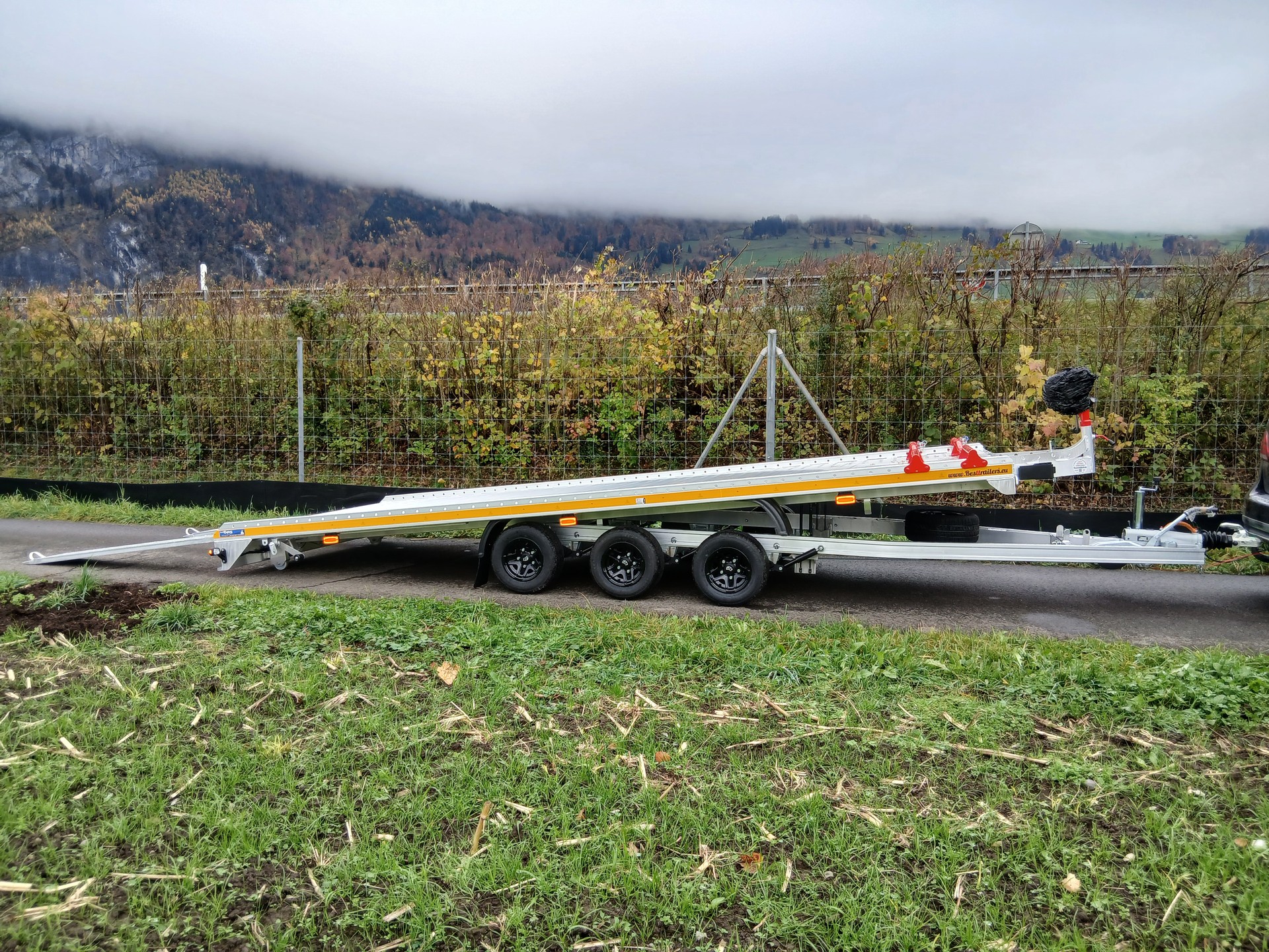 BESTTRAILERS SILVERSTONE 3'500kg Vollalu 5.2 Meter und 10 Zoll Räder-image-2