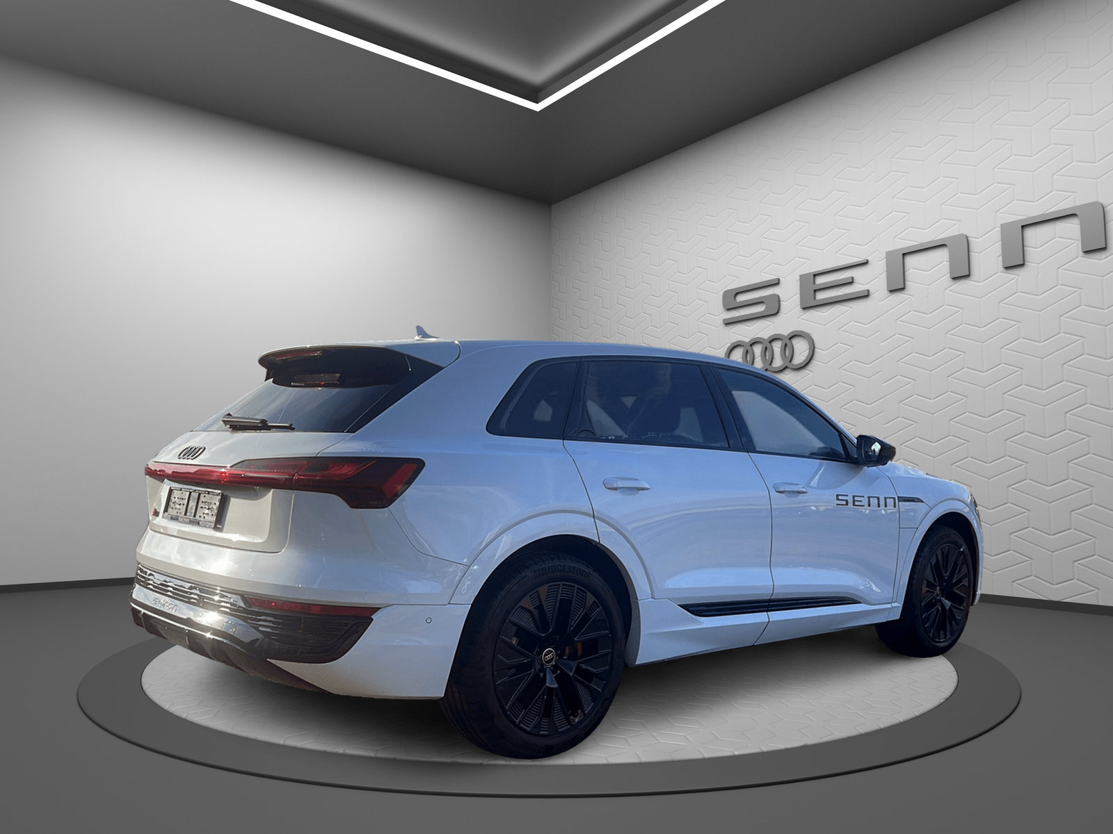AUDI Q8 55 e-tron Black Edition quattro-image-2