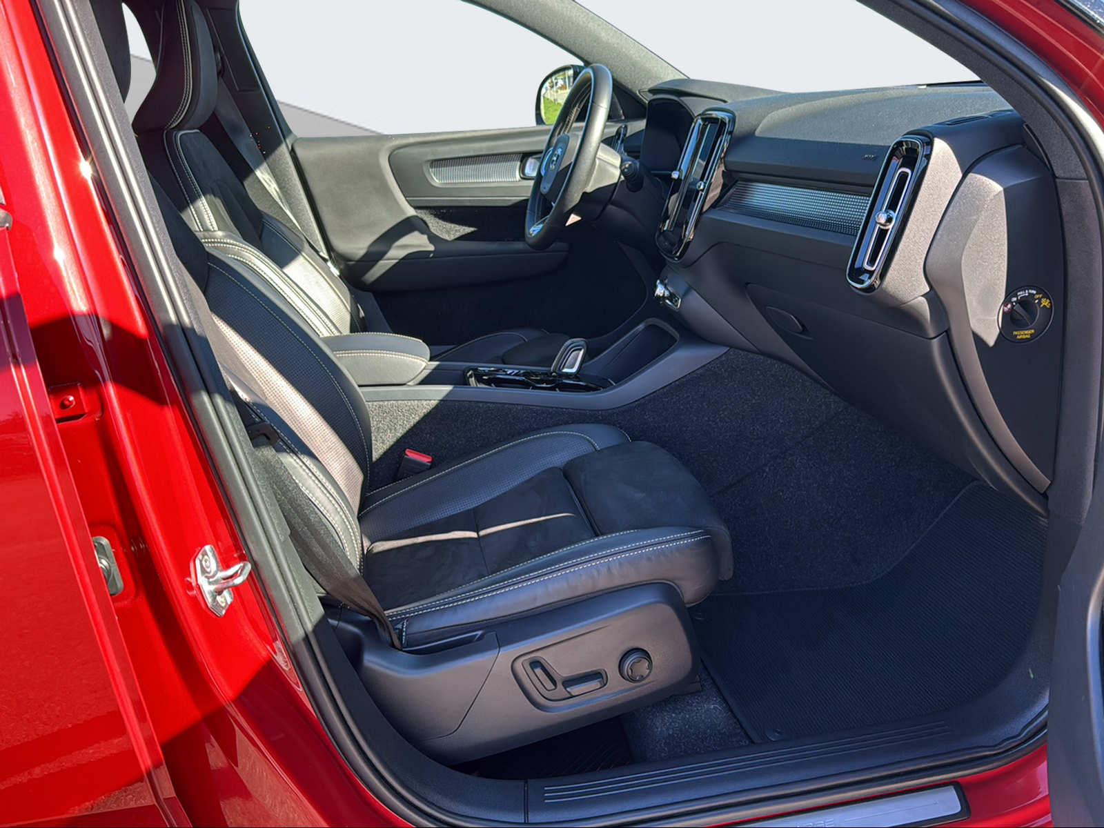 VOLVO XC40 1.5 T5 TE R-Design-image-14
