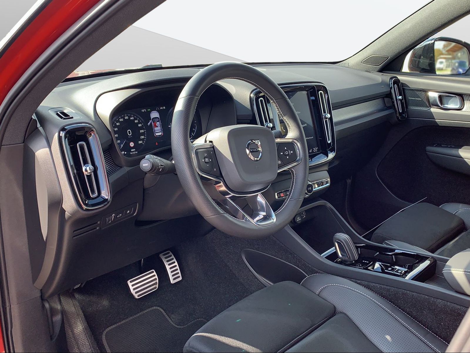 VOLVO XC40 1.5 T5 TE R-Design-image-4