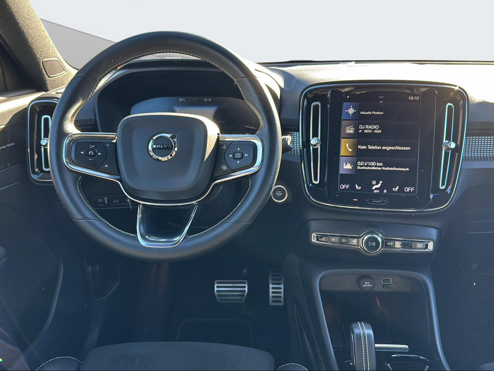 VOLVO XC40 1.5 T5 TE R-Design-image-12