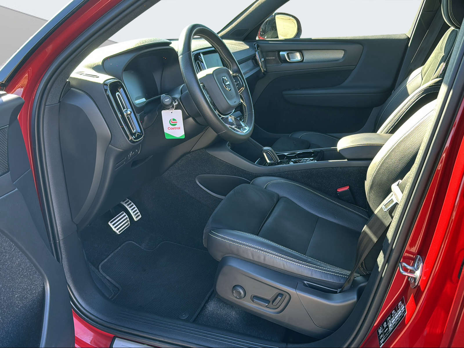 VOLVO XC40 1.5 T5 TE R-Design-image-9