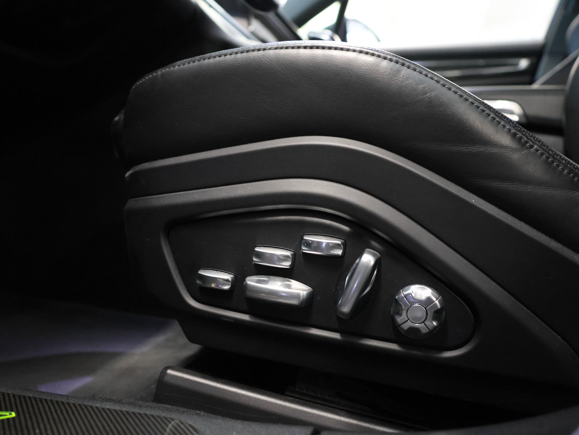 PORSCHE Panamera 4 E-Hybrid Sport Turismo PDK *SPORT-CHRONO*-image-16