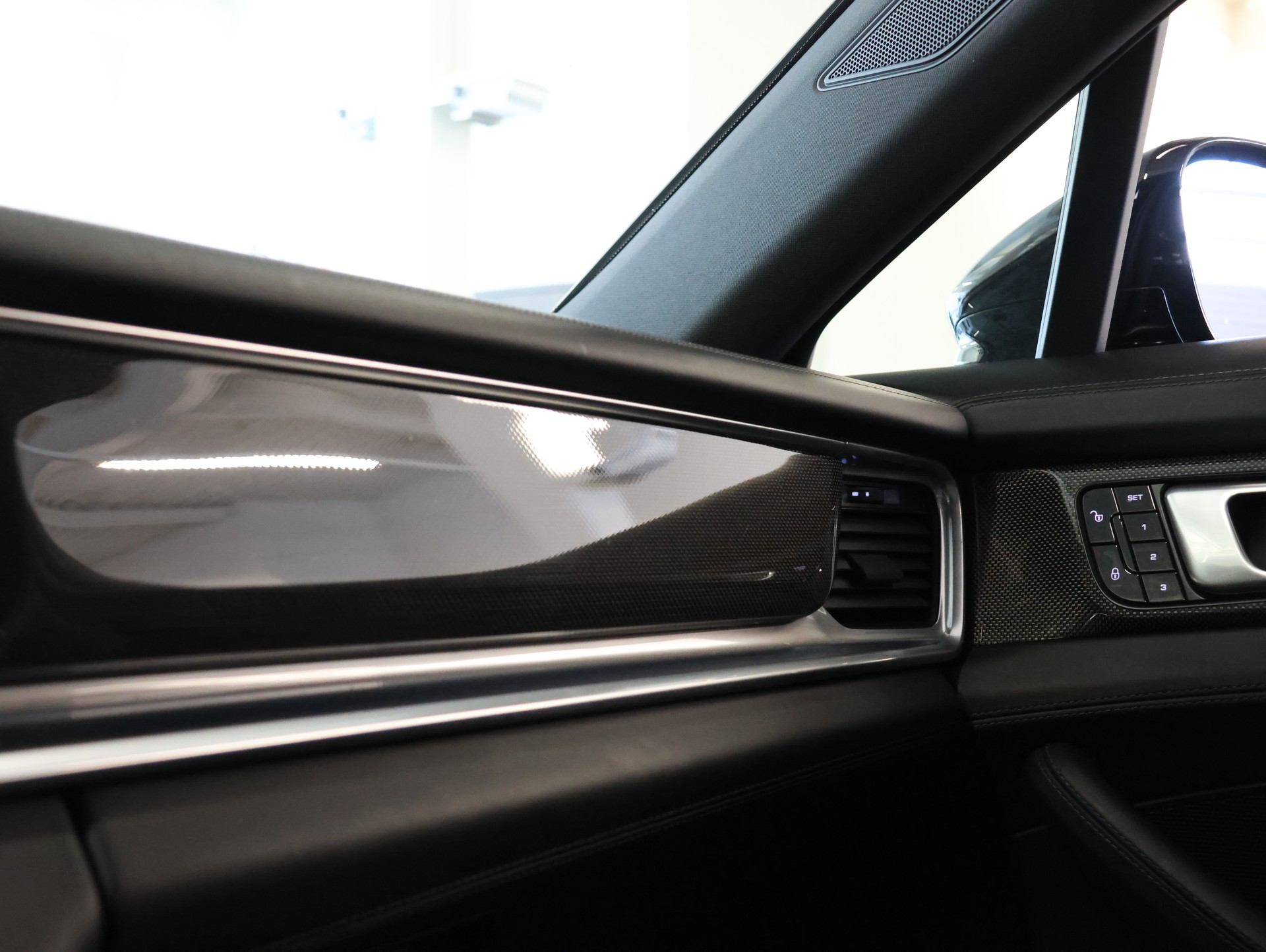 PORSCHE Panamera 4 E-Hybrid Sport Turismo PDK *SPORT-CHRONO*-image-33