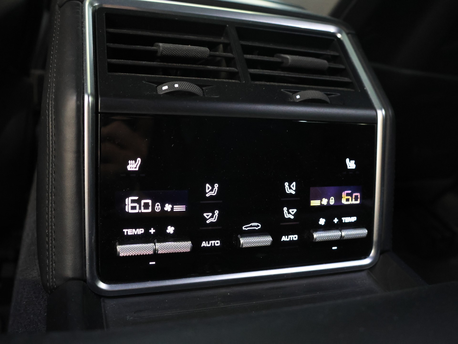 PORSCHE Panamera 4 E-Hybrid Sport Turismo PDK *SPORT-CHRONO*-image-37