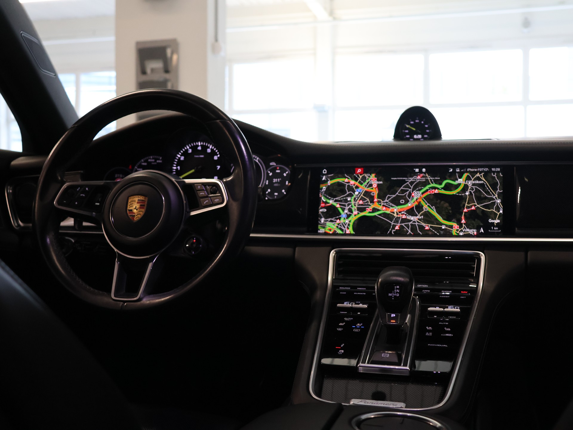 PORSCHE Panamera 4 E-Hybrid Sport Turismo PDK *SPORT-CHRONO*-image-38