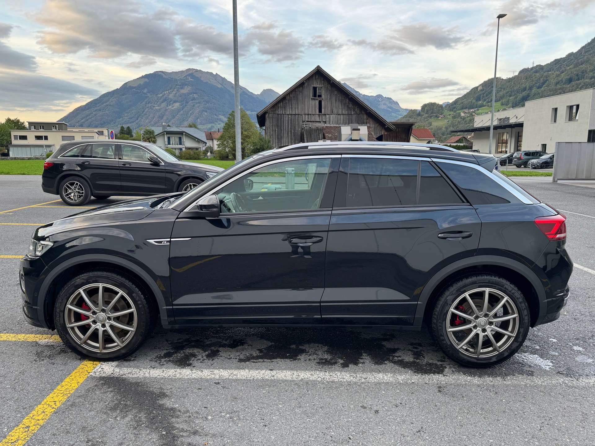 VW 2.0 TSI R Sport DSG 4motion- 8 Fachbereift-image-2
