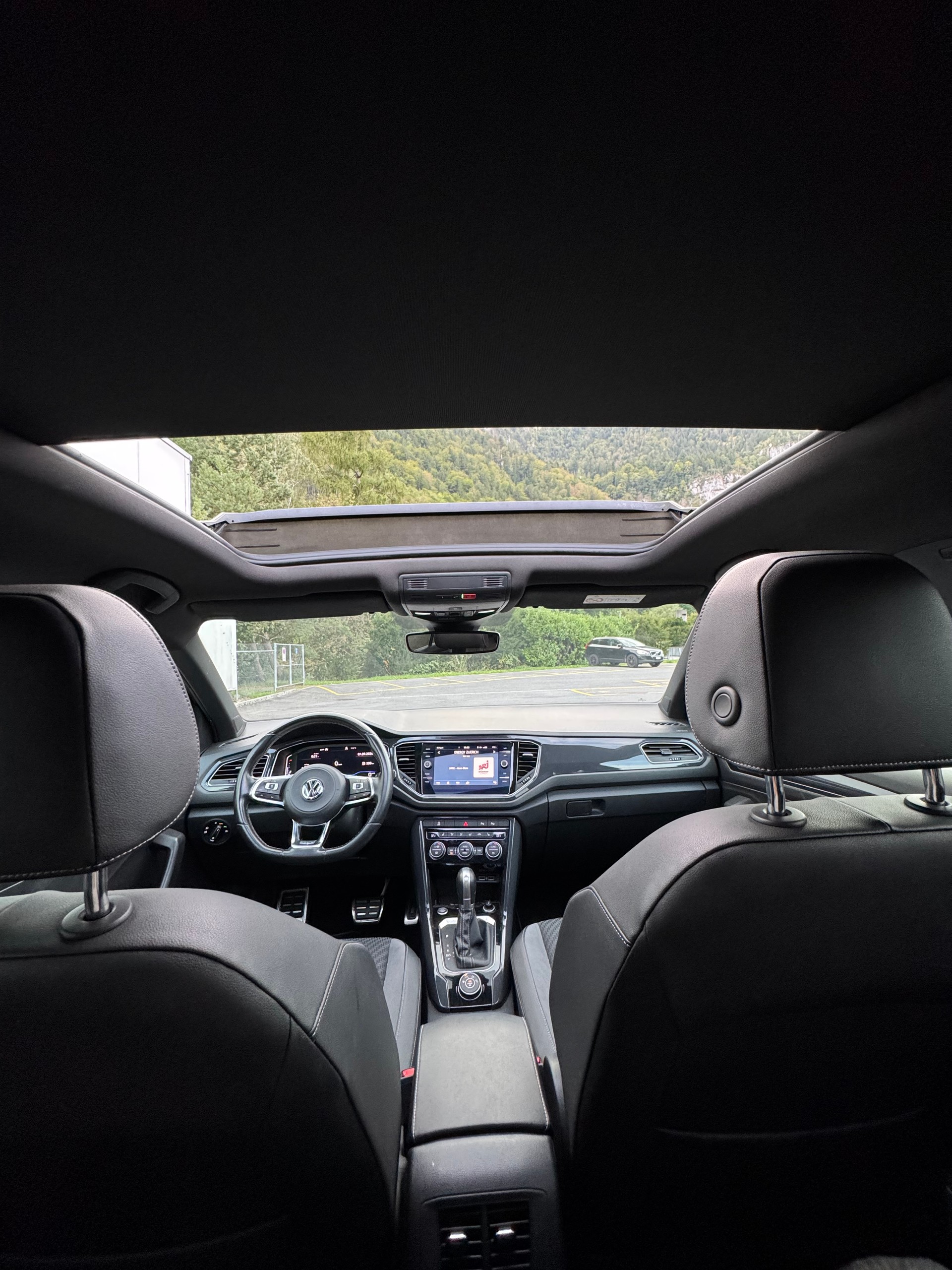 VW 2.0 TSI R Sport DSG 4motion- 8 Fachbereift-image-4