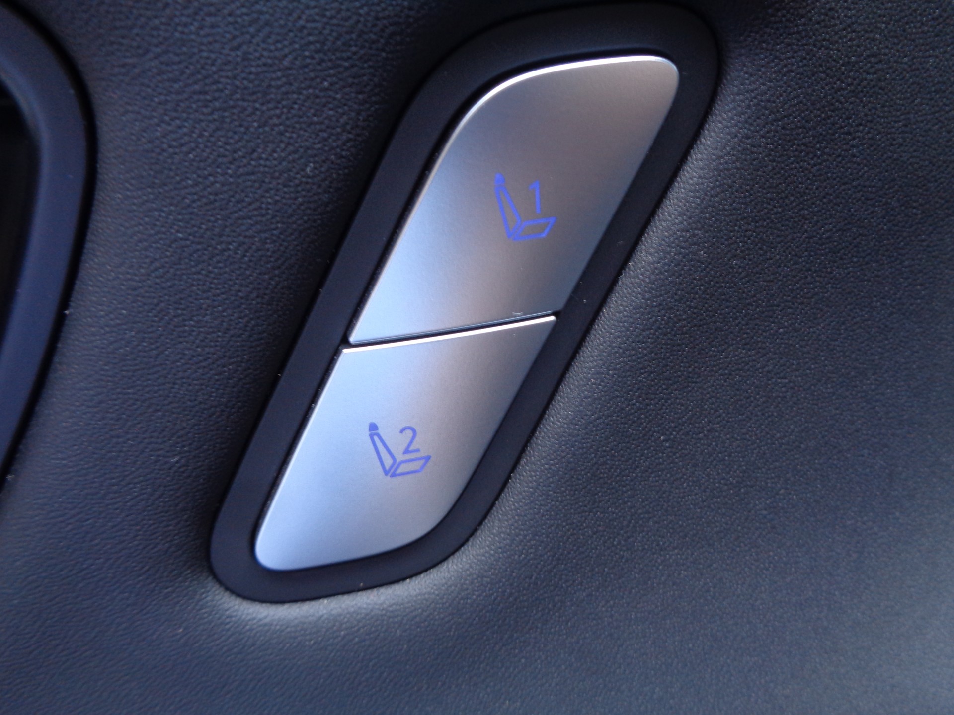 HYUNDAI Kona 1.6 GDi HEV Vertex DCT-image-18
