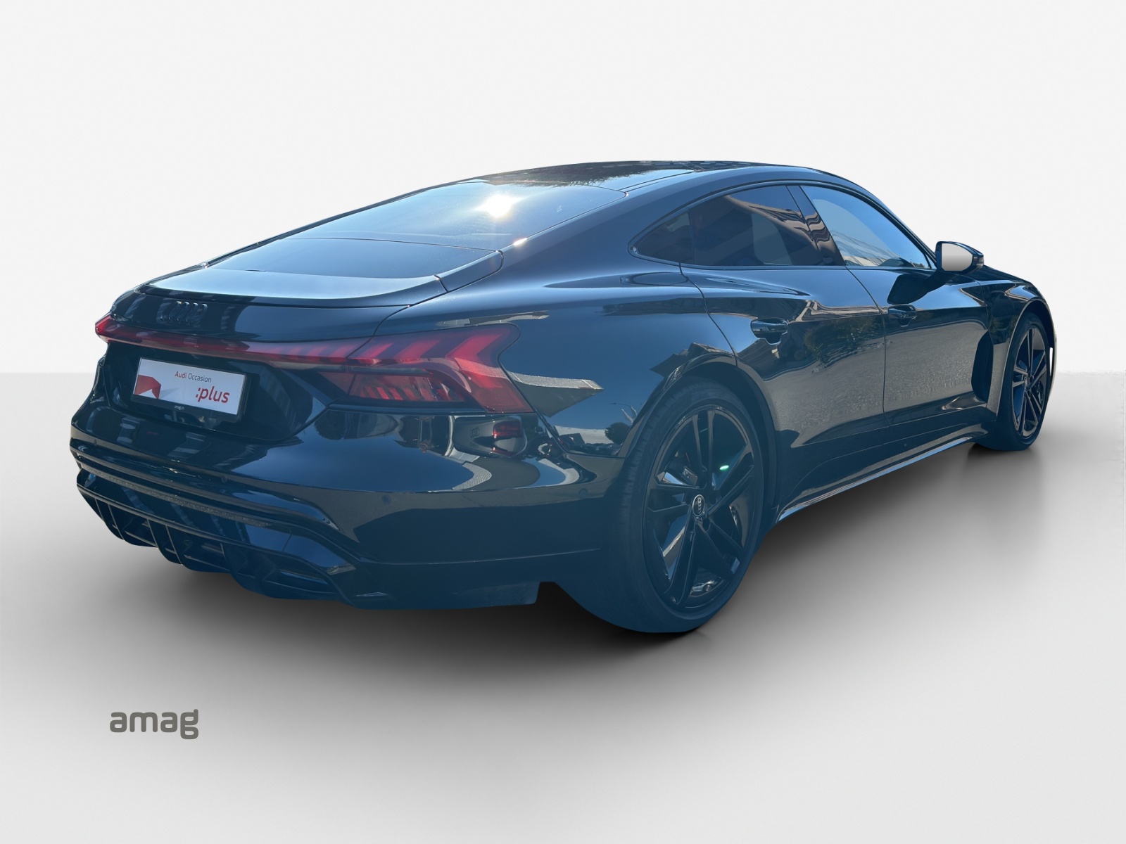 AUDI e-tron GT quattro-image-4