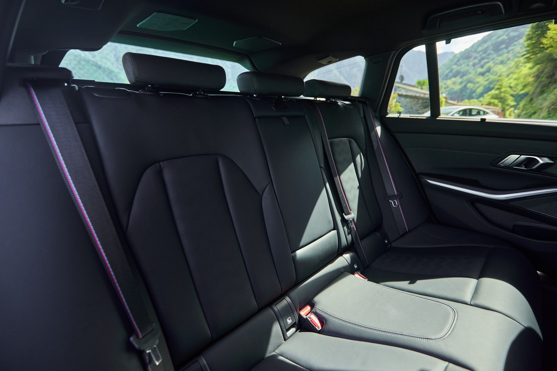 BMW Competition Touring xDrive-image-6