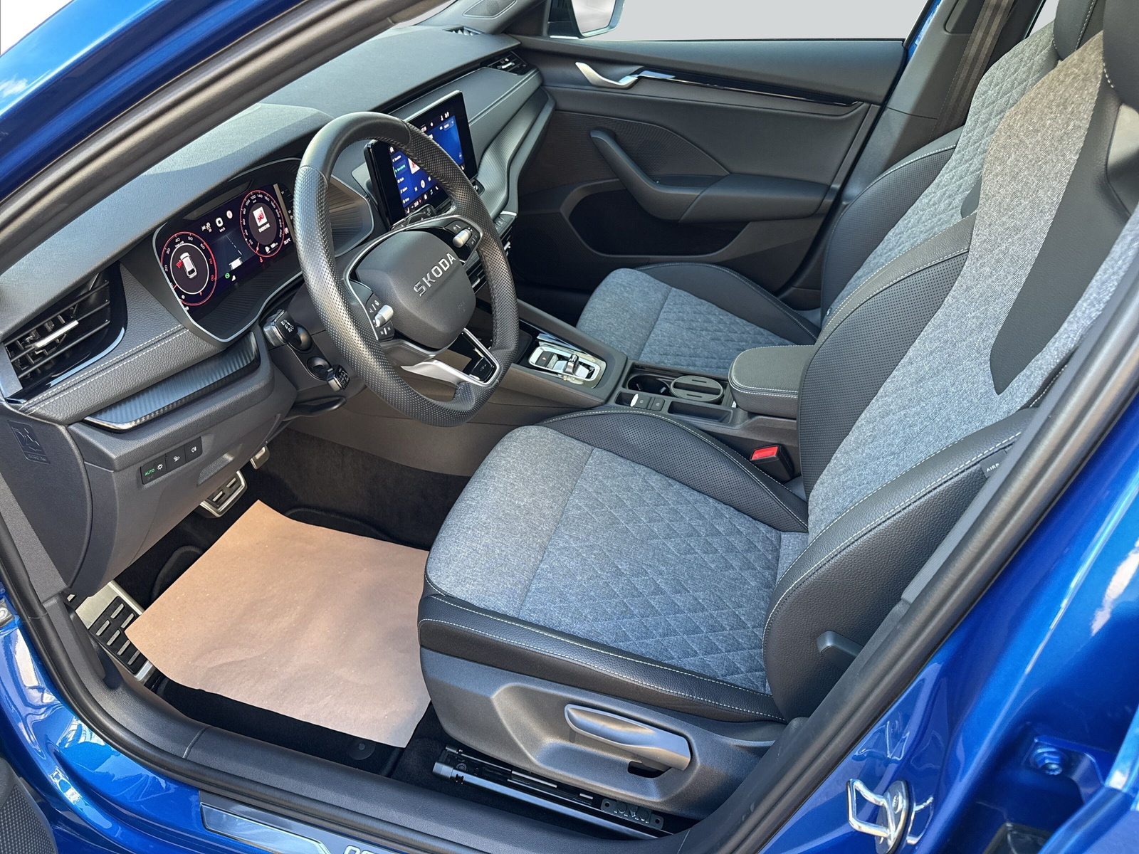 SKODA Octavia Combi 2.0 TSI DSG Sport Line 4x4-image-8