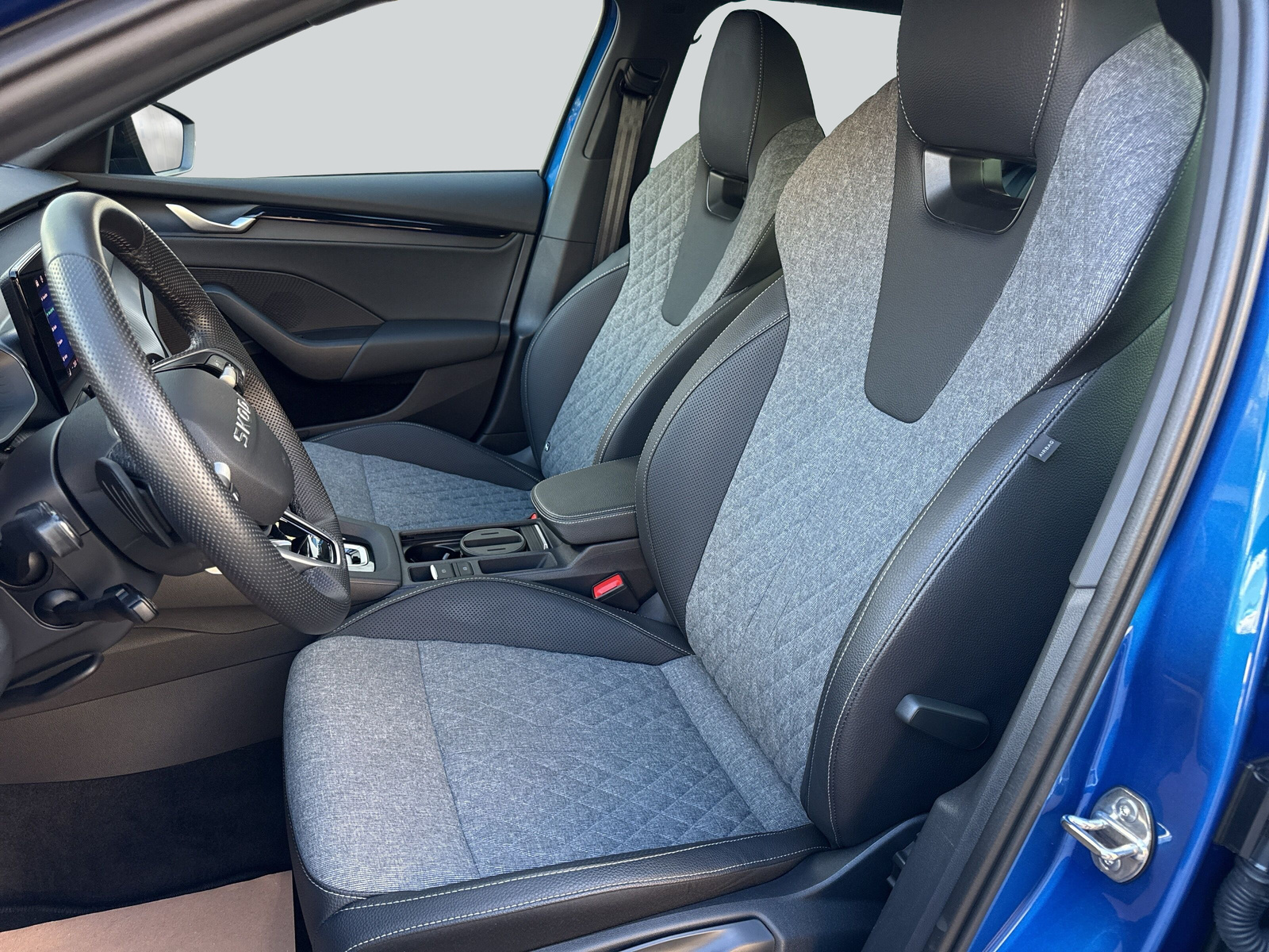 SKODA Octavia Combi 2.0 TSI DSG Sport Line 4x4-image-9