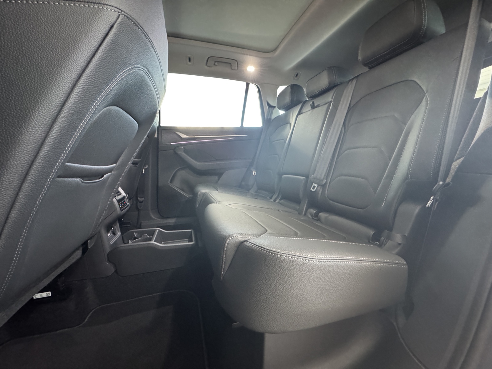 SKODA Kodiaq iV DY 1.5TSI 204PS 6DSG 1500ccm 204PS/150kW 4 Zylinder PHEV Benzin / elektrisch-image-9