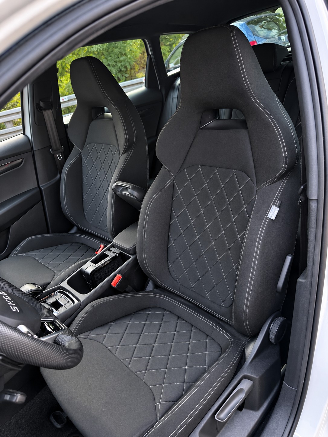 SKODA 2.0 TDI SportLine 4x4 DSG-image-4