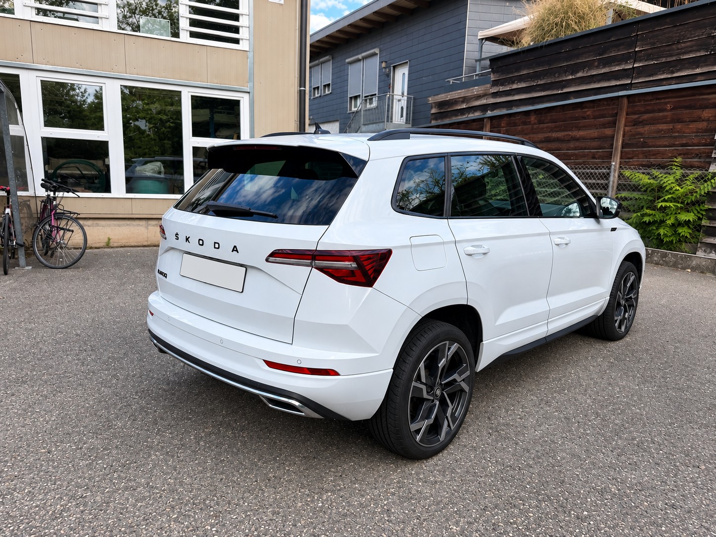 SKODA 2.0 TDI SportLine 4x4 DSG-image-1