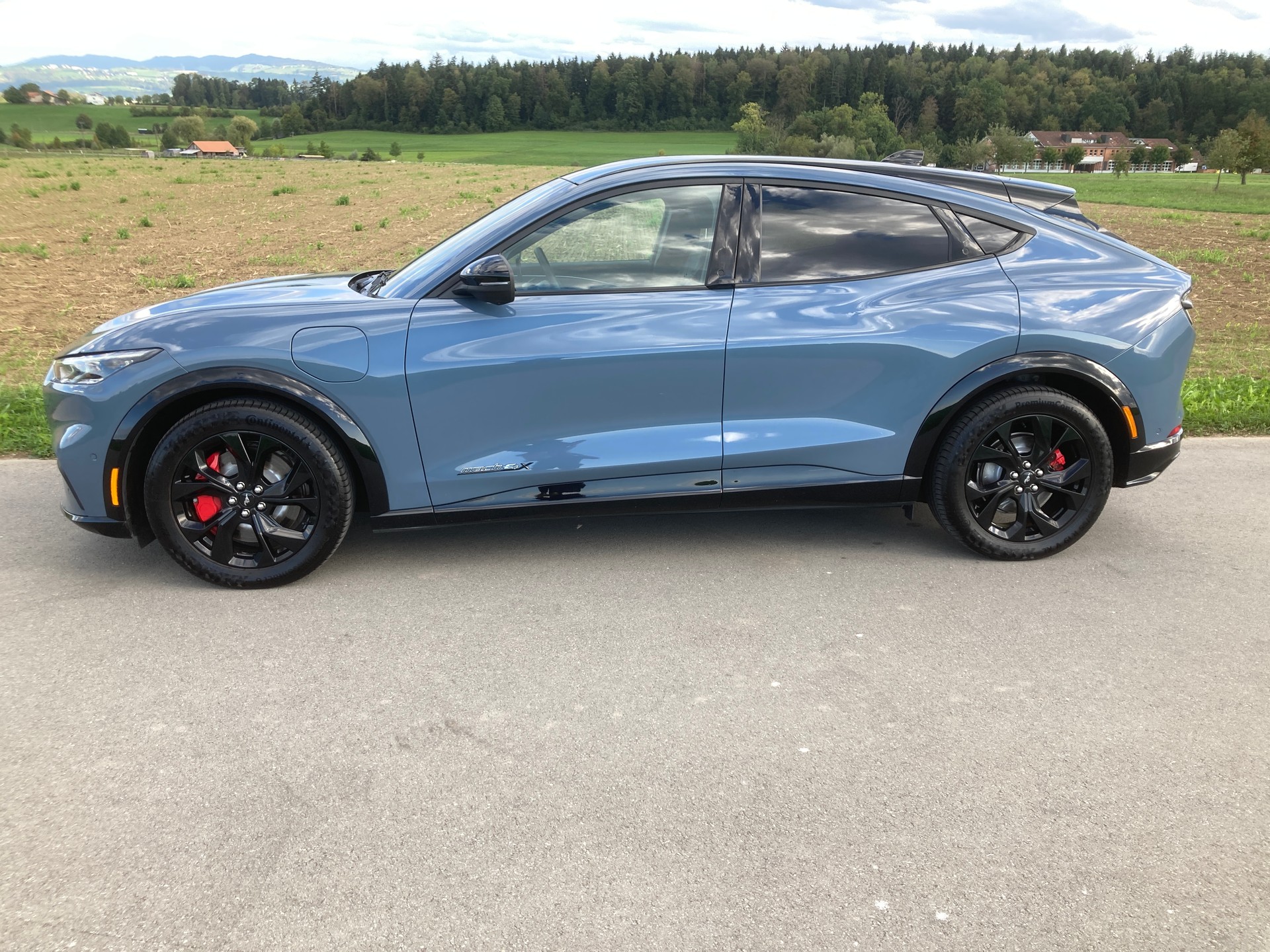 FORD Mustang MACH-E 99kWh Ext. Range 351PS Premium AT AWD 5d-image-4