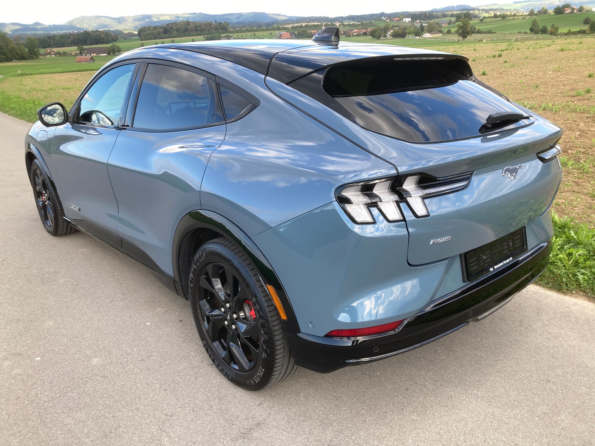 FORD Mustang MACH-E 99kWh Ext. Range 351PS Premium AT AWD 5d-image-3