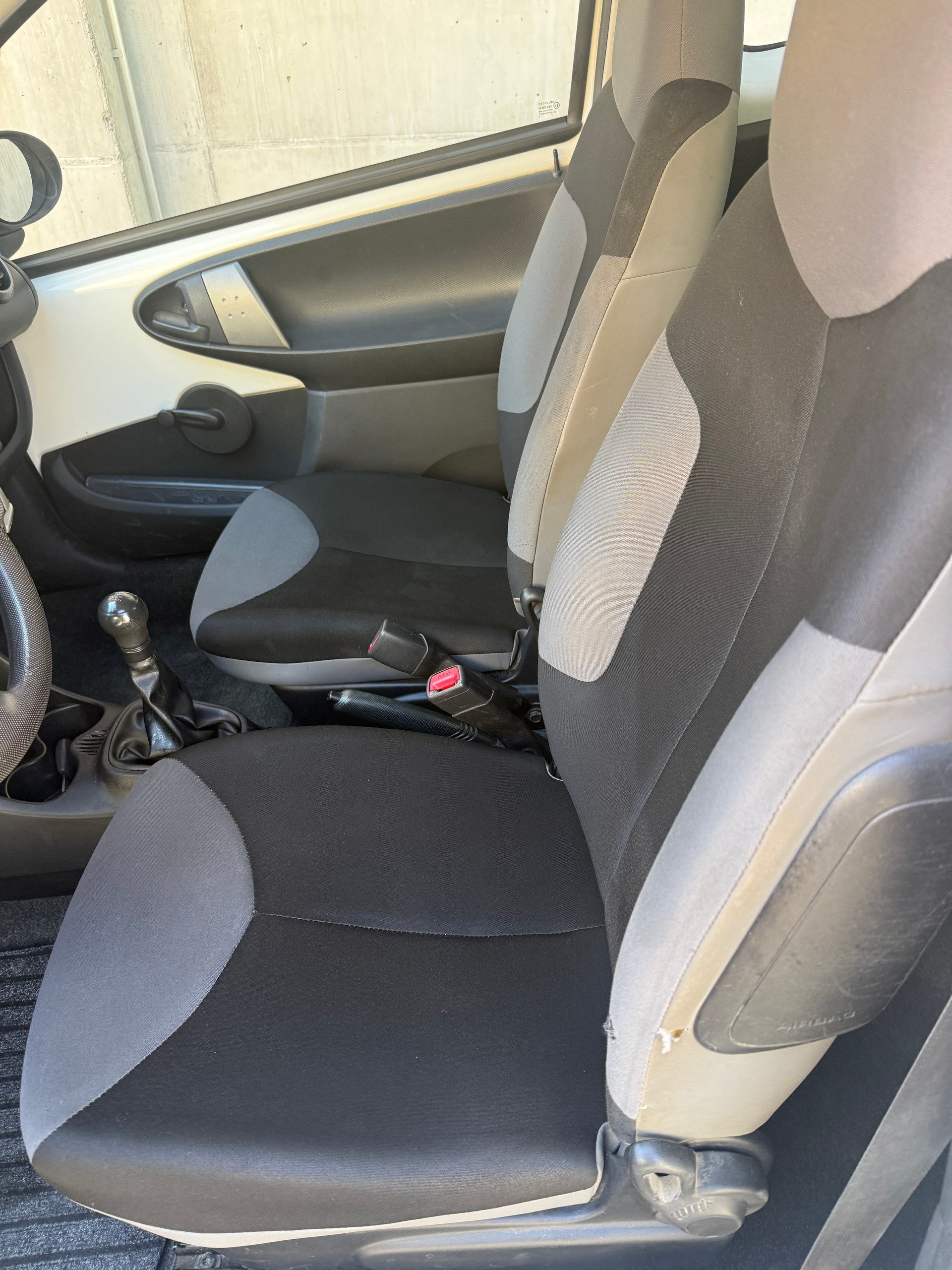 CITROEN C1 1.0i Attraction-image-8