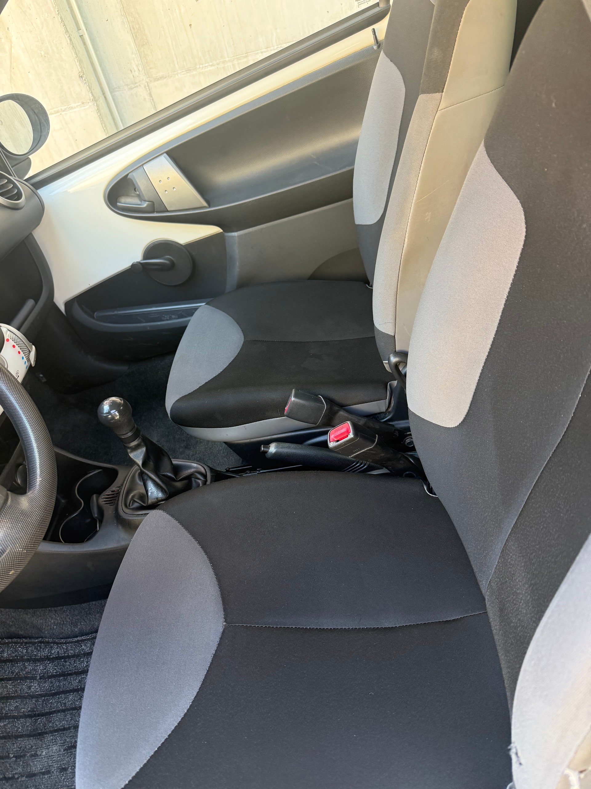 CITROEN C1 1.0i Attraction-image-12