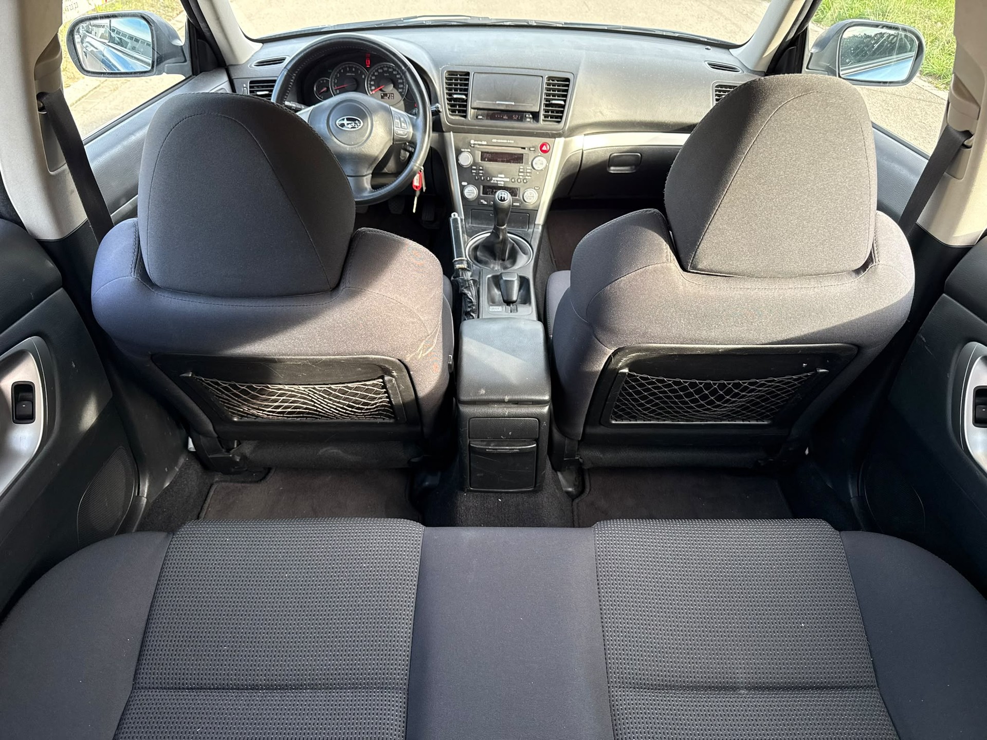 SUBARU Legacy 2.0R AWD Swiss-image-12