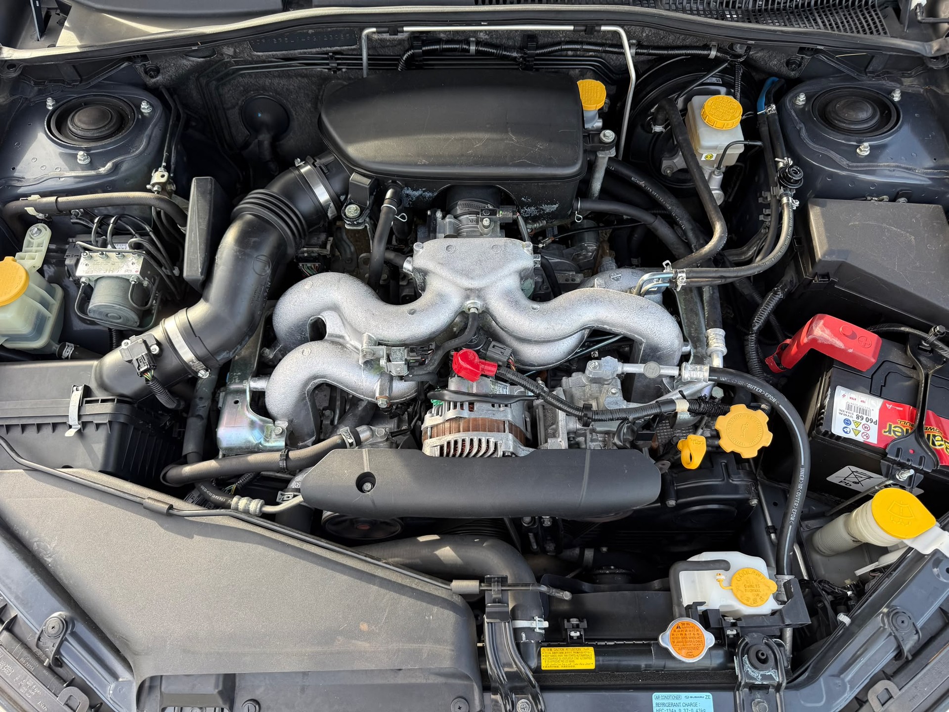 SUBARU Legacy 2.0R AWD Swiss-image-7