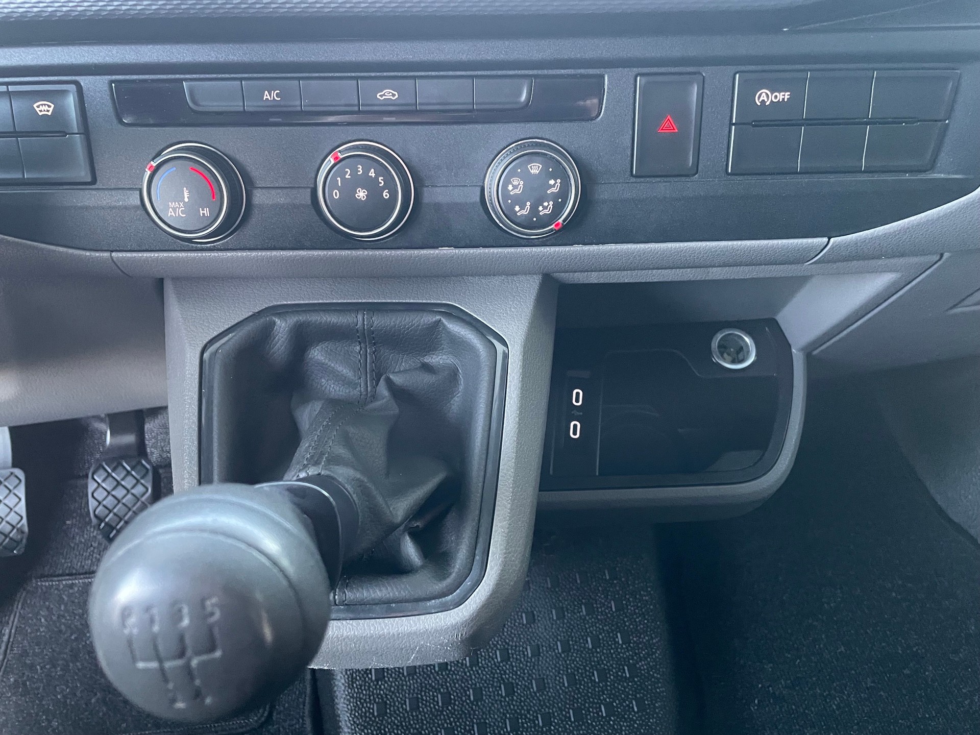 VW Kaw. 3000 2.0 TDI 110-image-8