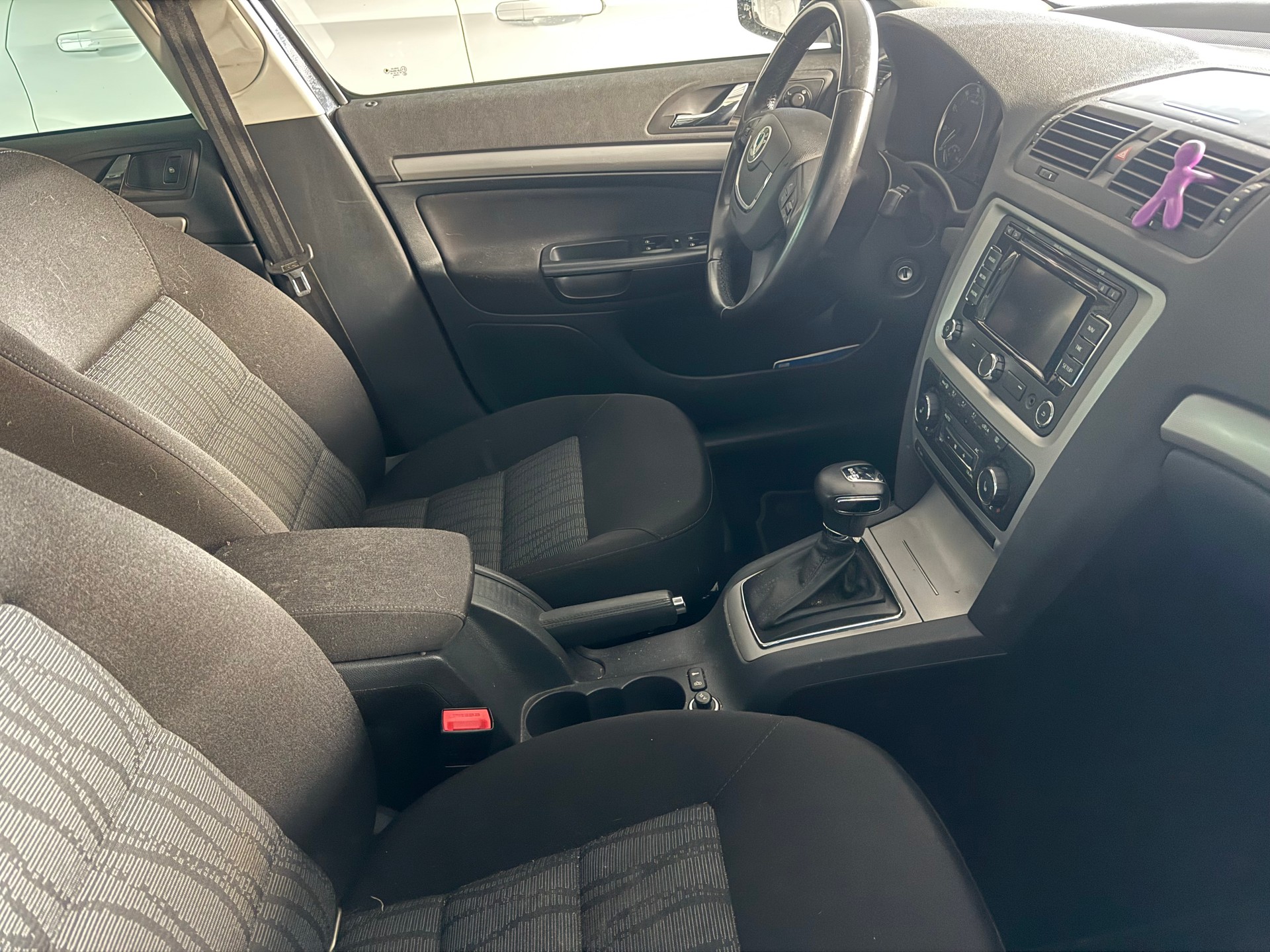 SKODA Octavia Combi 1.8 TSI Ambition DSG-image-4