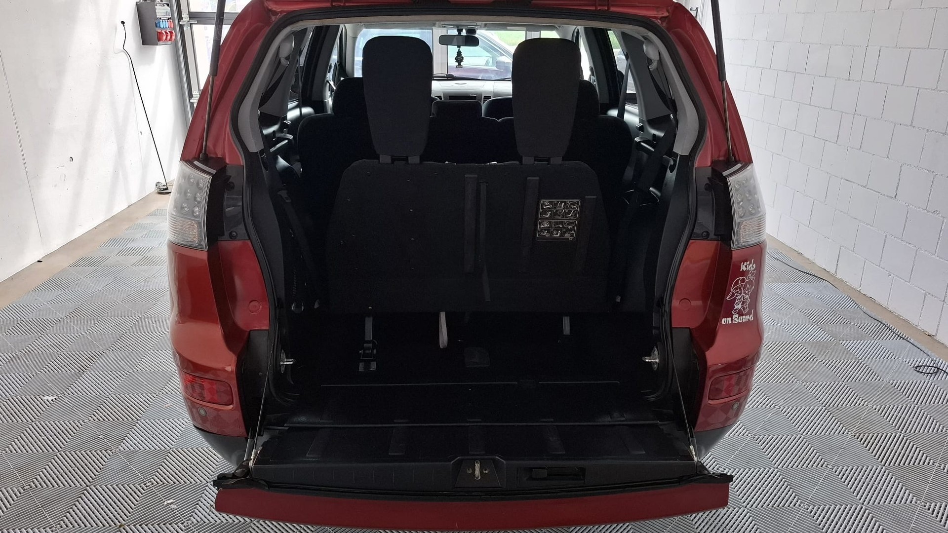 MITSUBISHI Outlander 2.4 Intense 4WD-image-8
