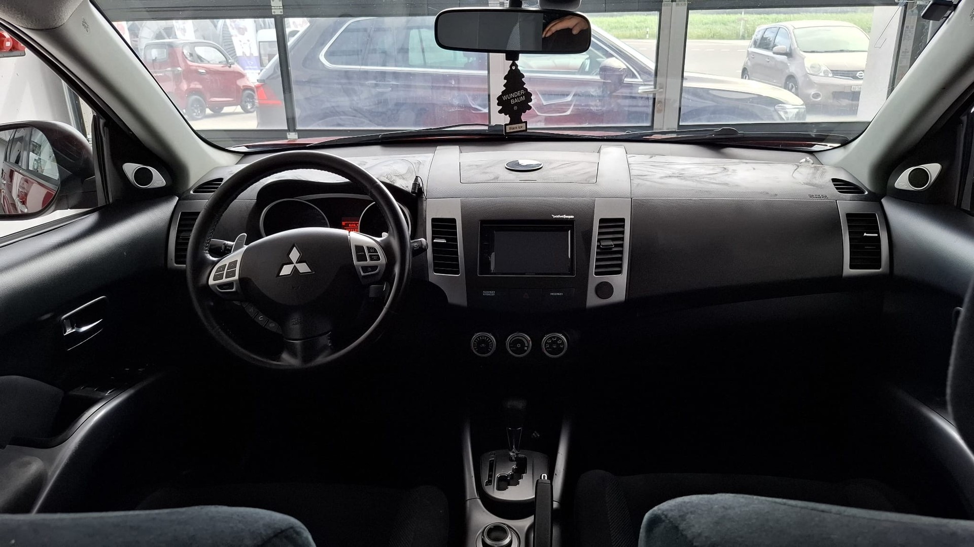 MITSUBISHI Outlander 2.4 Intense 4WD-image-6